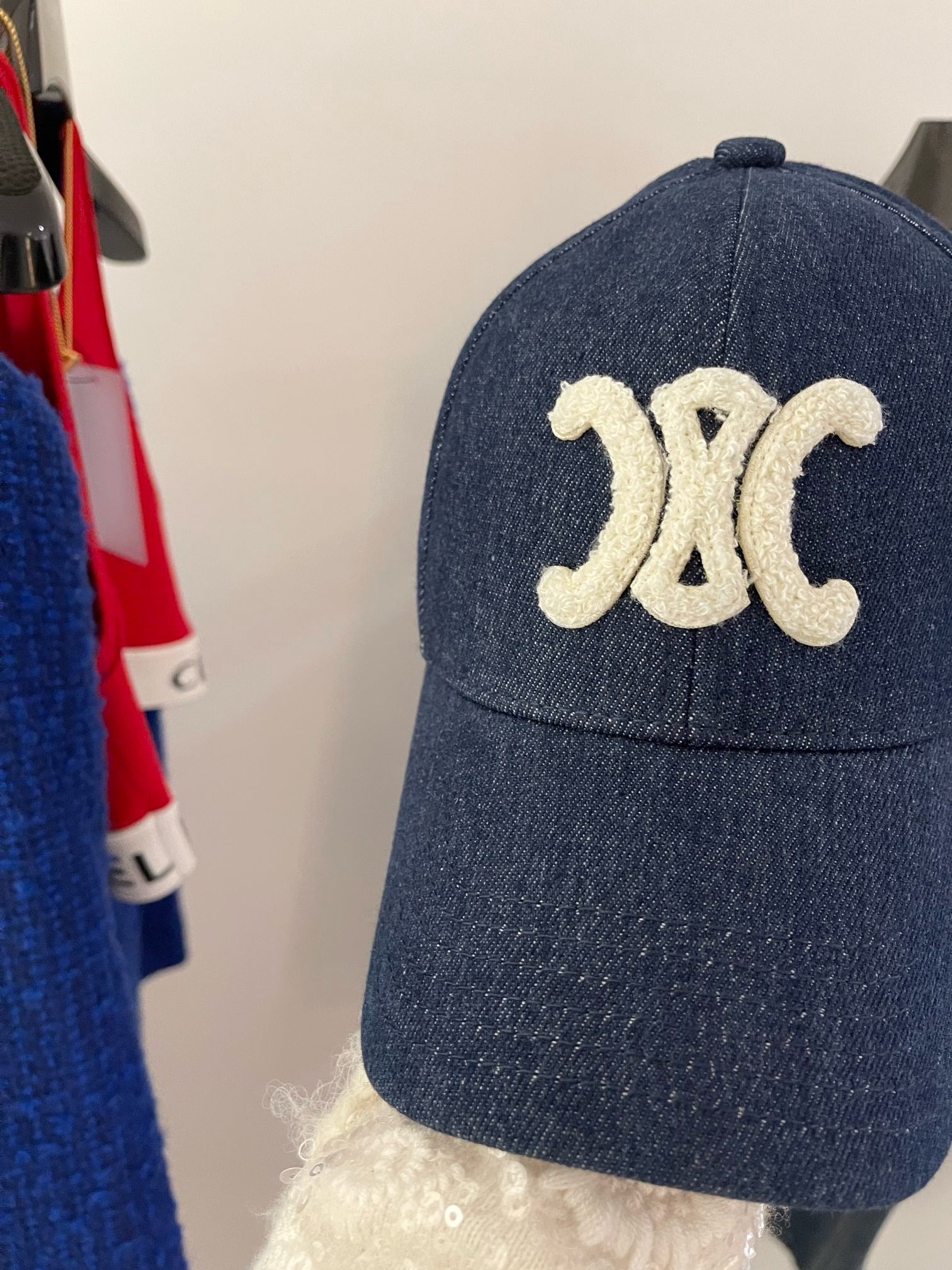 셀린느 볼캡