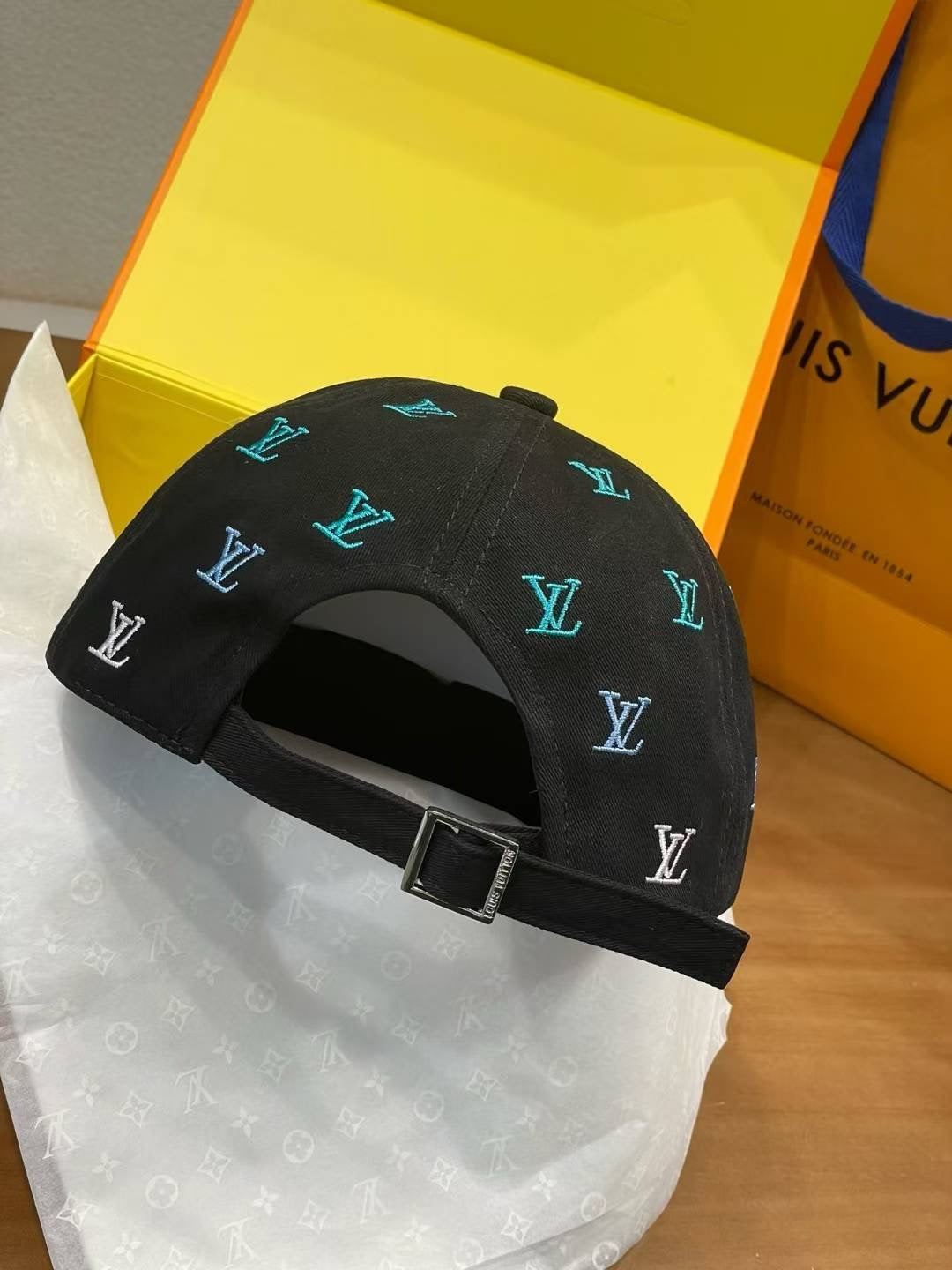루이비통 볼캡