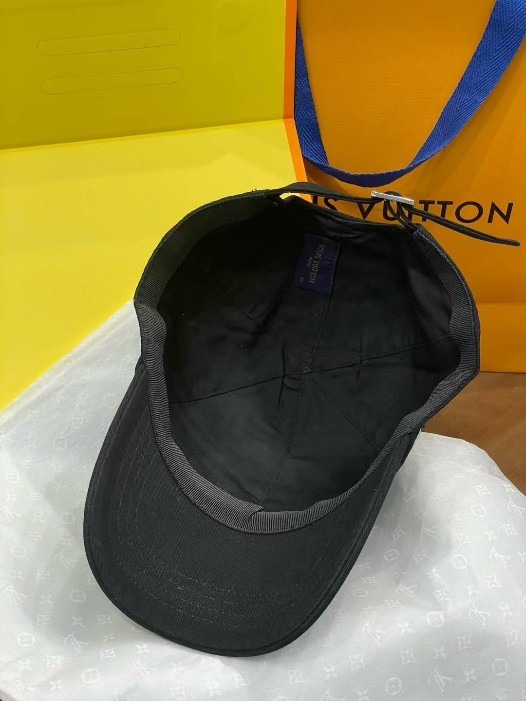 루이비통 볼캡