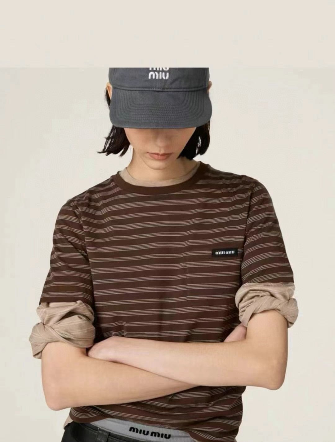 미우미우 볼캡