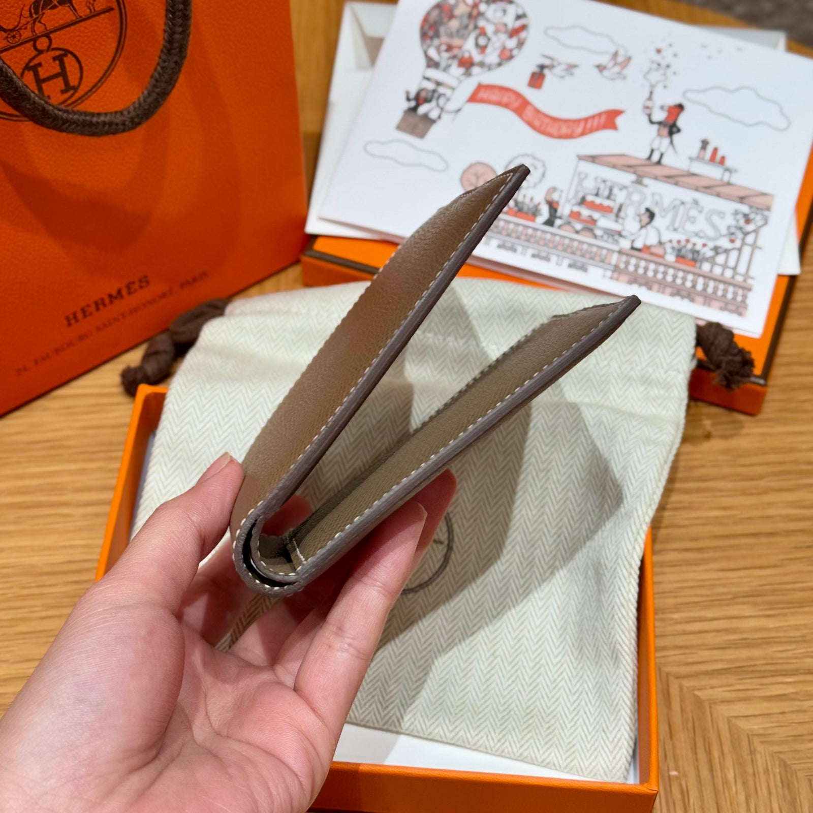 에르메스 시티즌 트윌 컴팩트 반지갑 앱송