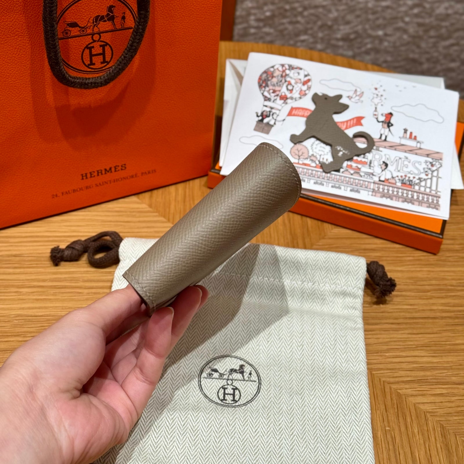 에르메스 시티즌 트윌 컴팩트 반지갑 앱송