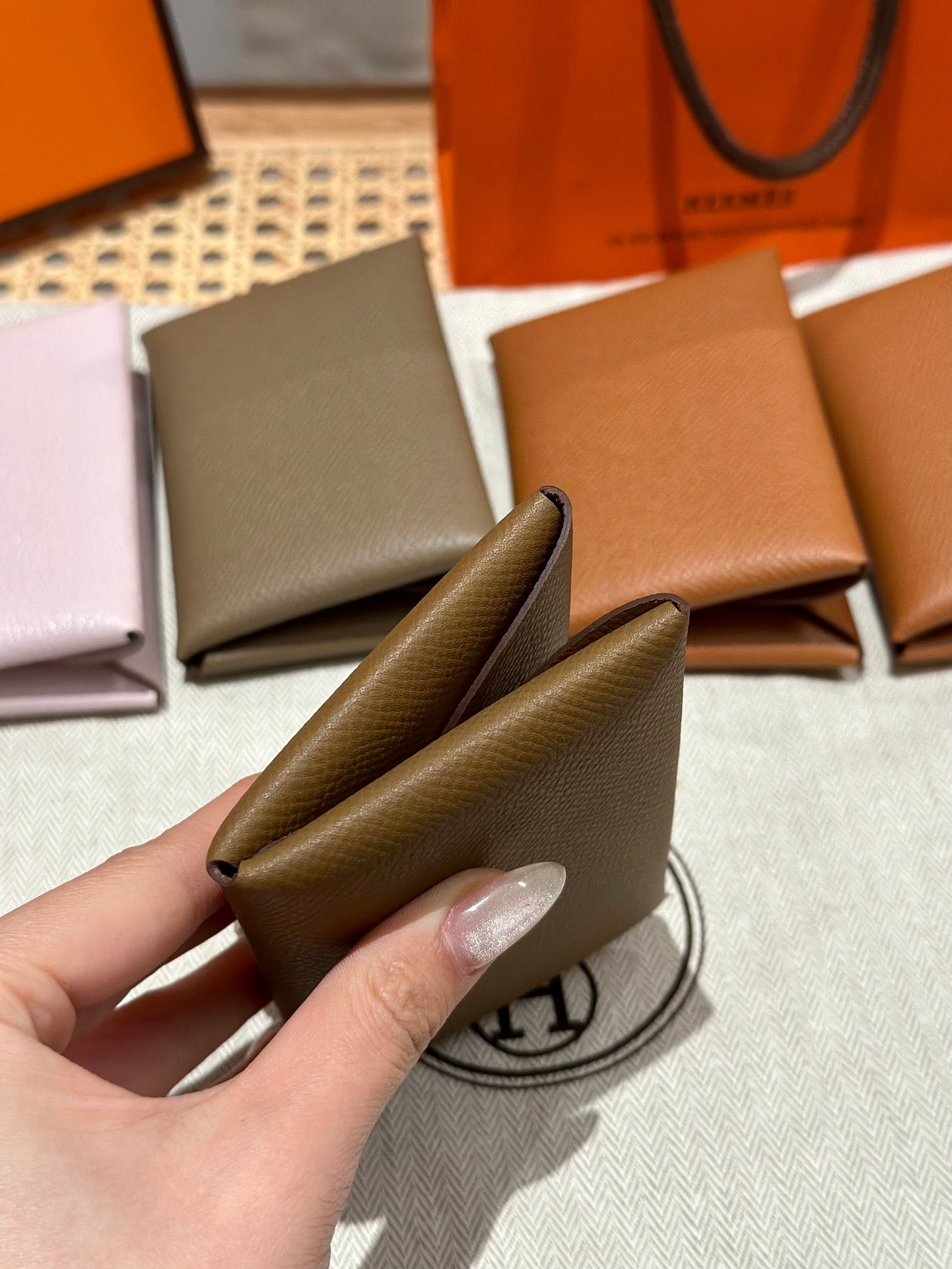 에르메스 칼비 듀오 카드지갑 앱송