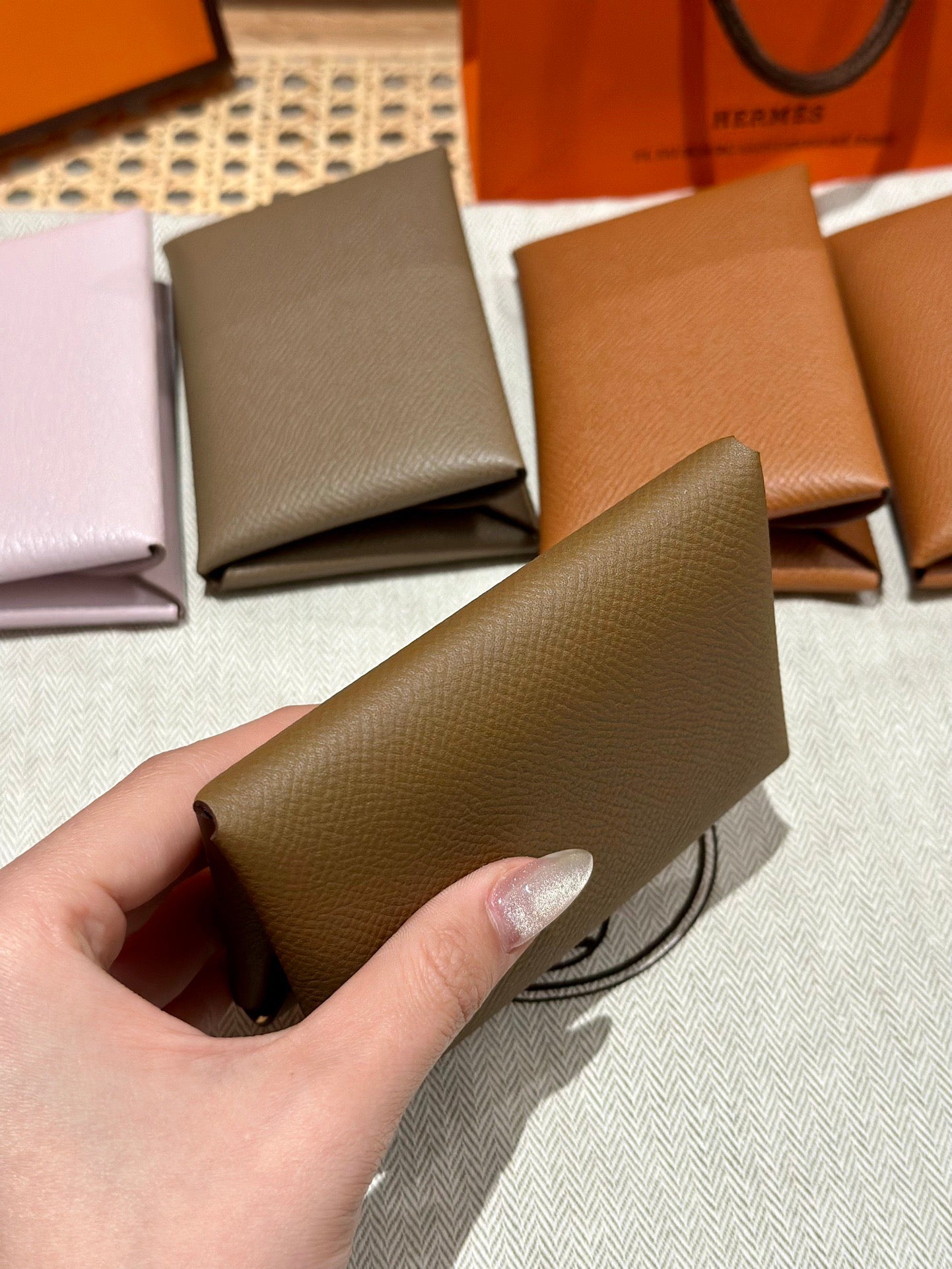 에르메스 칼비 듀오 카드지갑 앱송