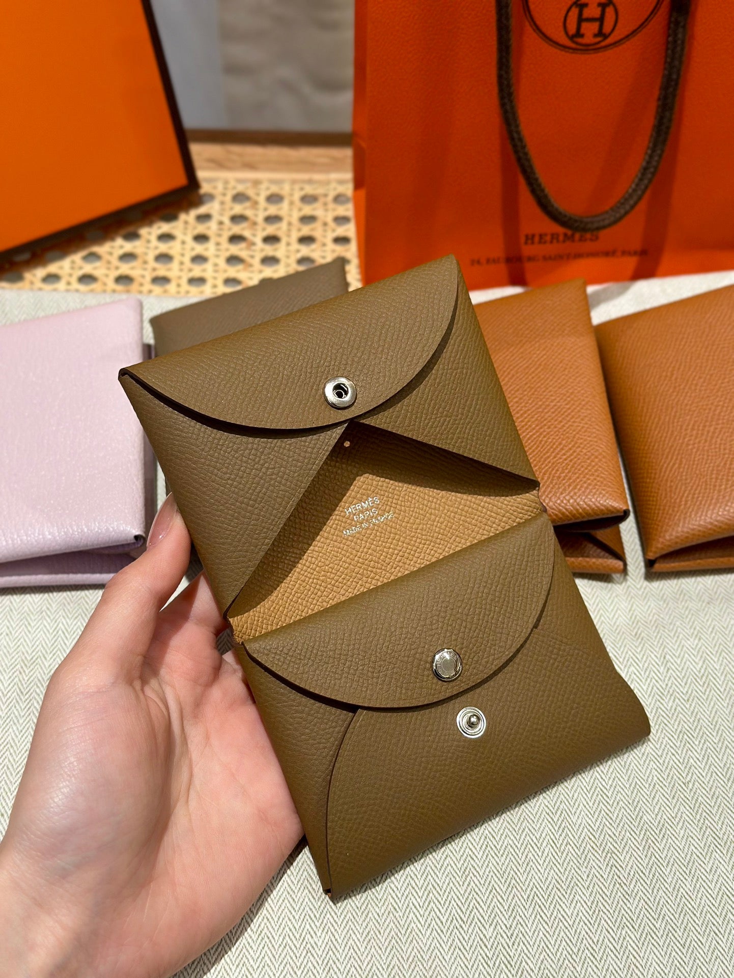 에르메스 칼비 듀오 카드지갑 앱송