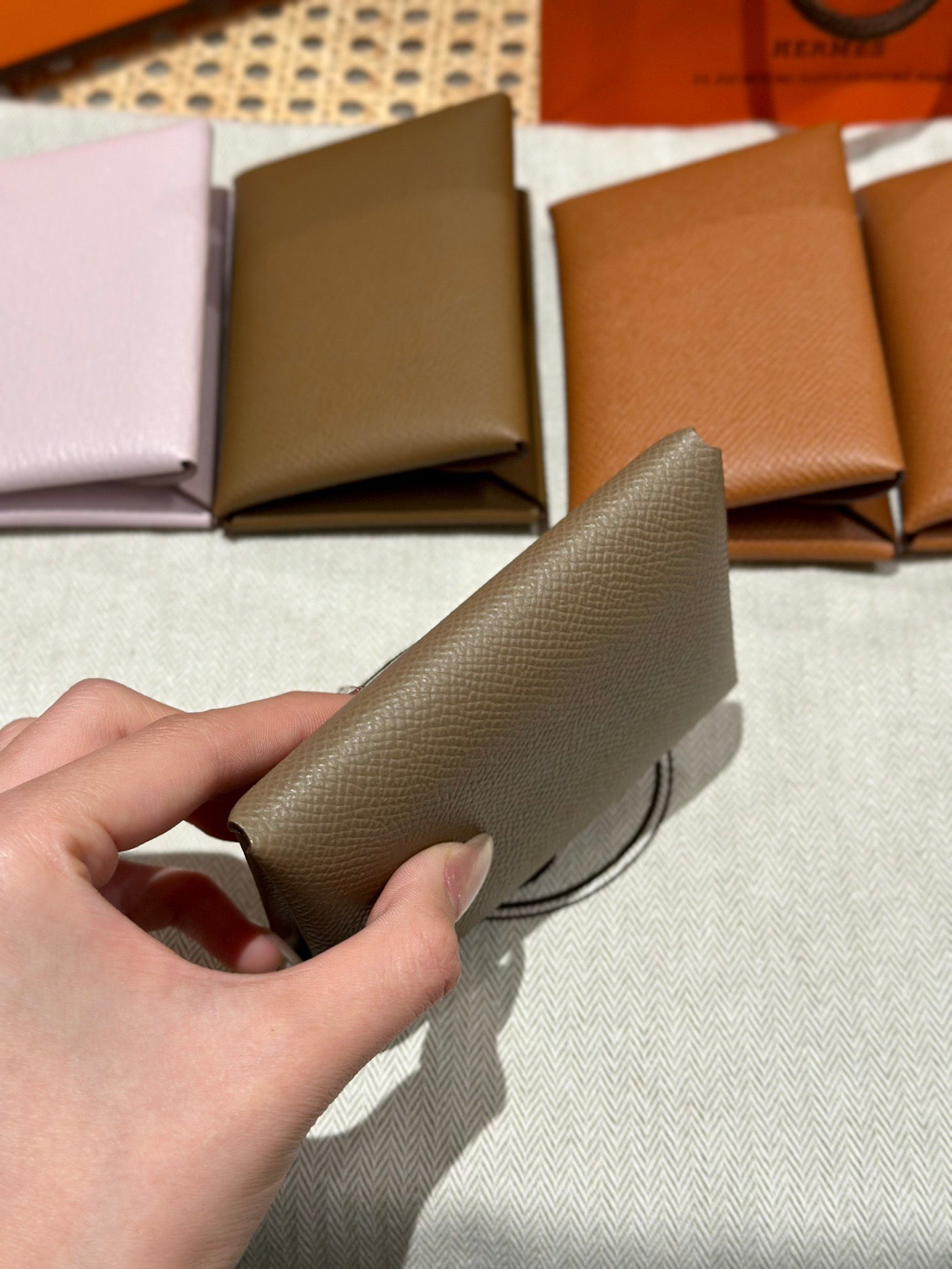 에르메스 칼비 듀오 카드지갑 앱송