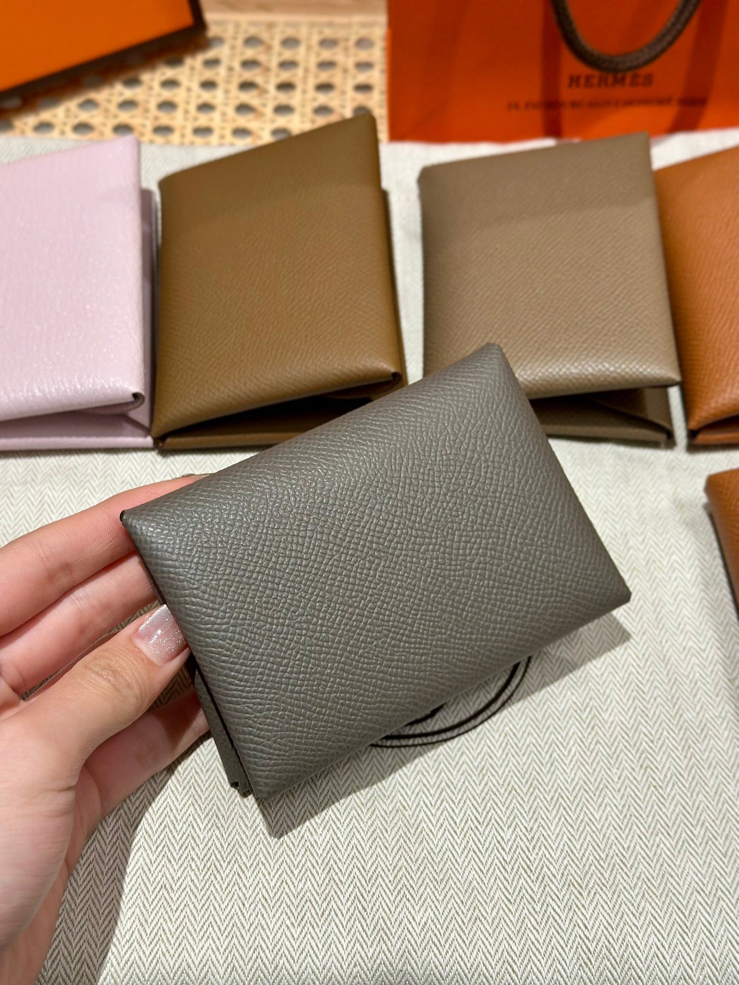 에르메스 칼비 듀오 카드지갑 앱송