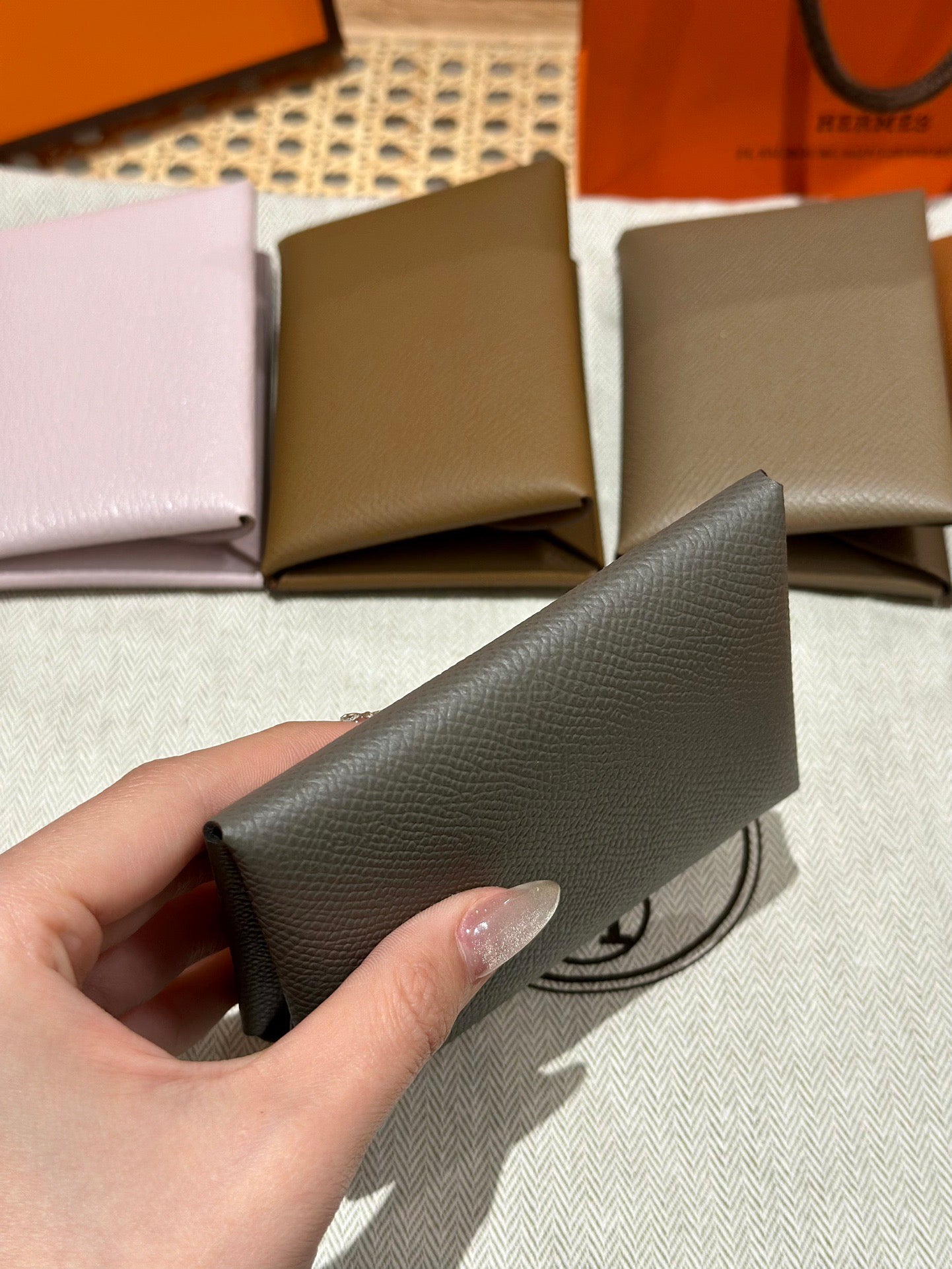 에르메스 칼비 듀오 카드지갑 앱송