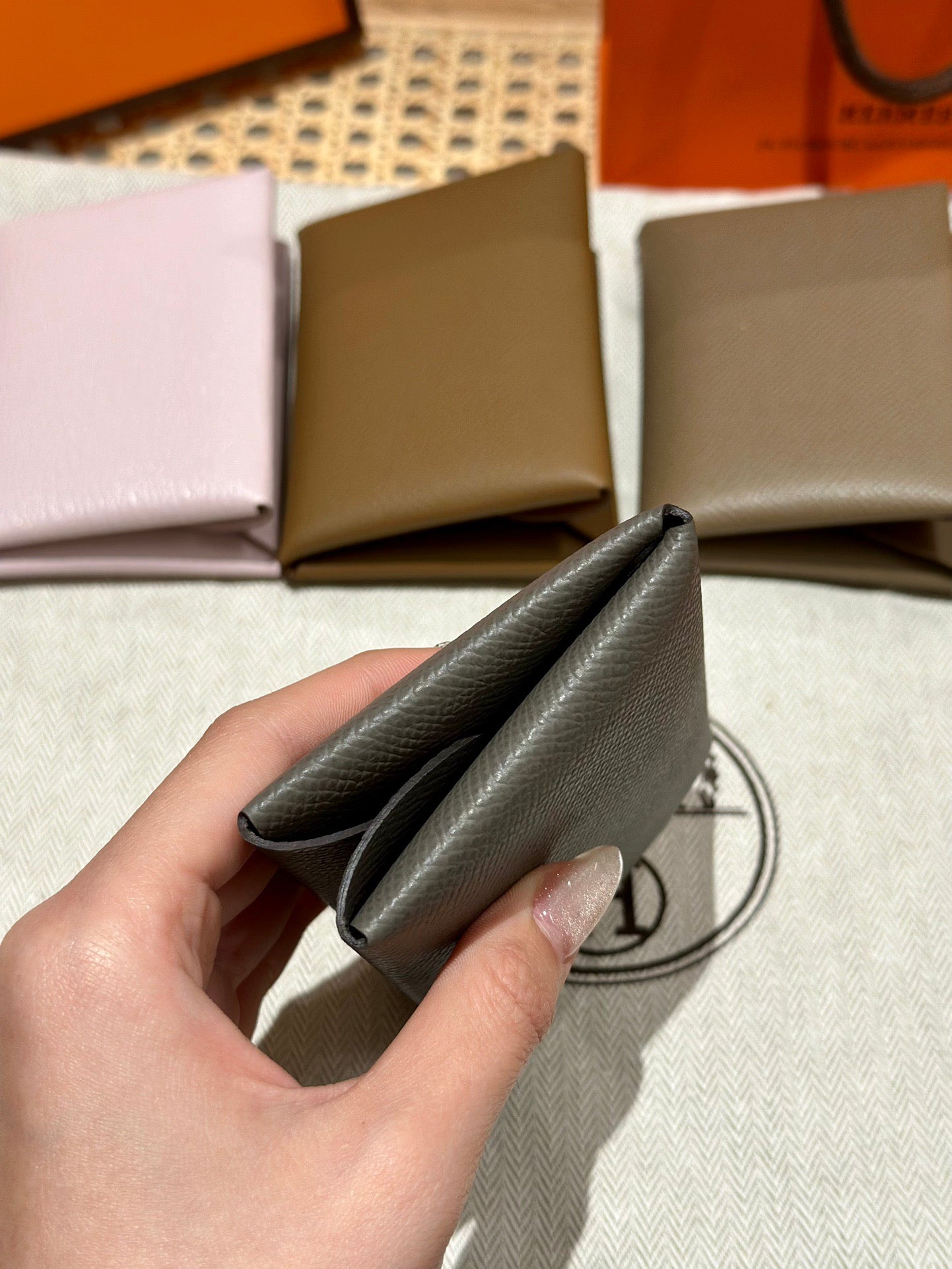 에르메스 칼비 듀오 카드지갑 앱송