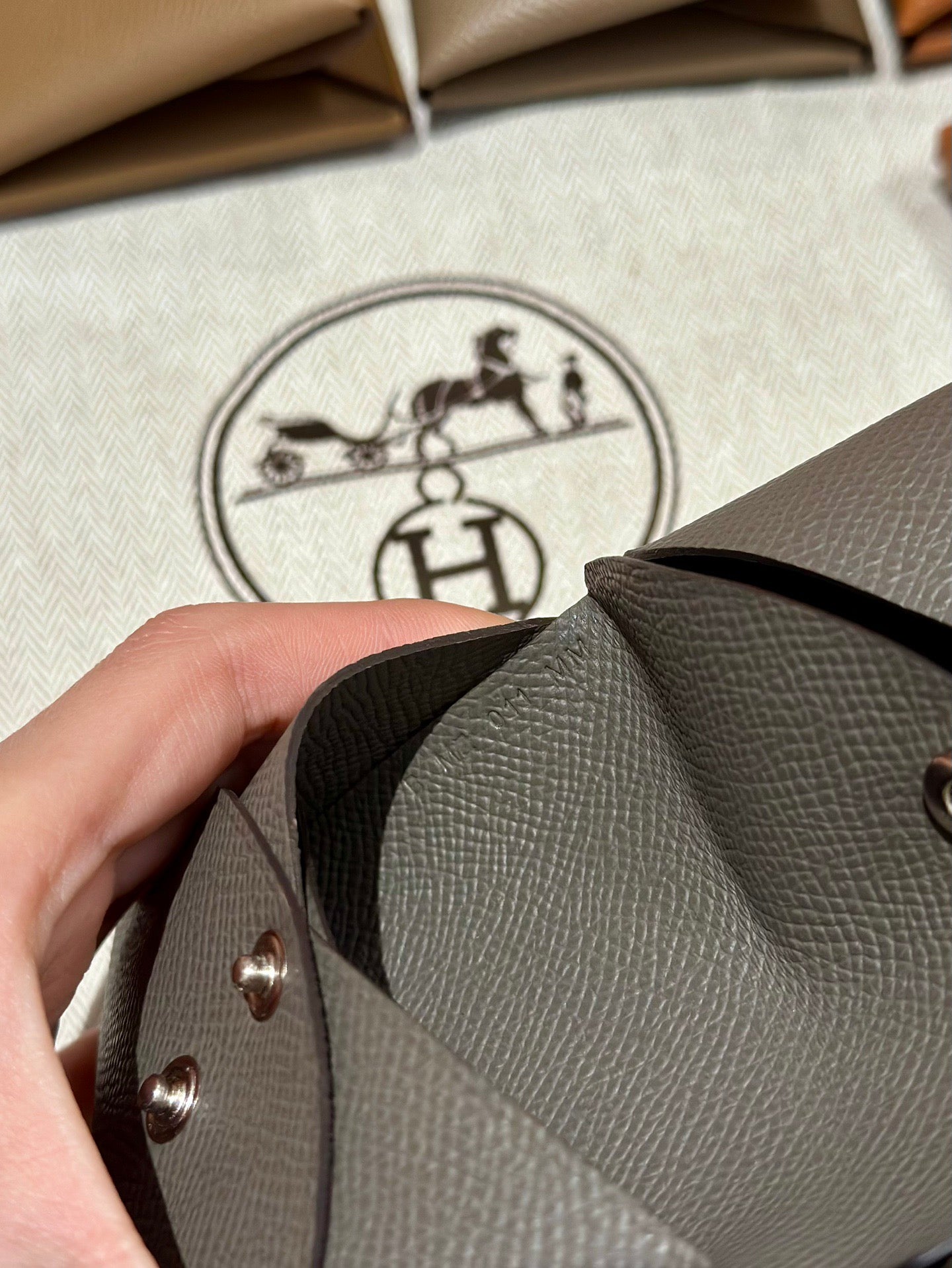 에르메스 칼비 듀오 카드지갑 앱송