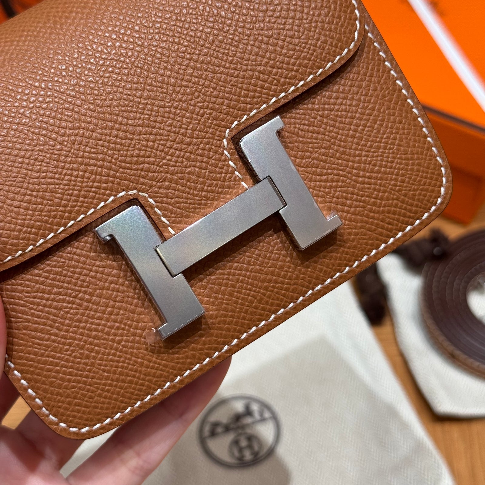 에르메스 콘스탄스 슬림 지갑 앱송