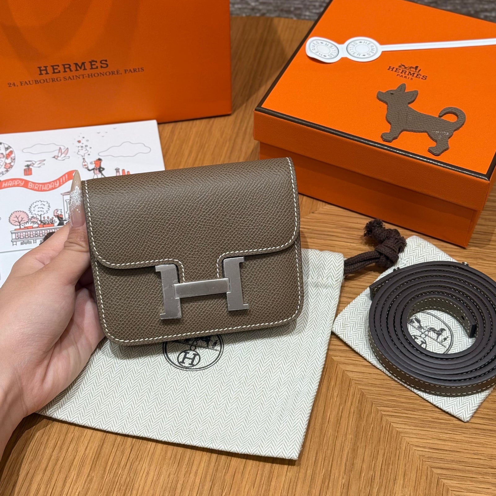 에르메스 콘스탄스 슬림 지갑 앱송