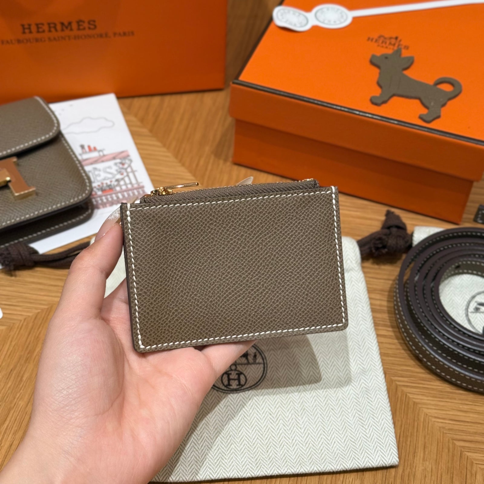 에르메스 콘스탄스 슬림 지갑 앱송