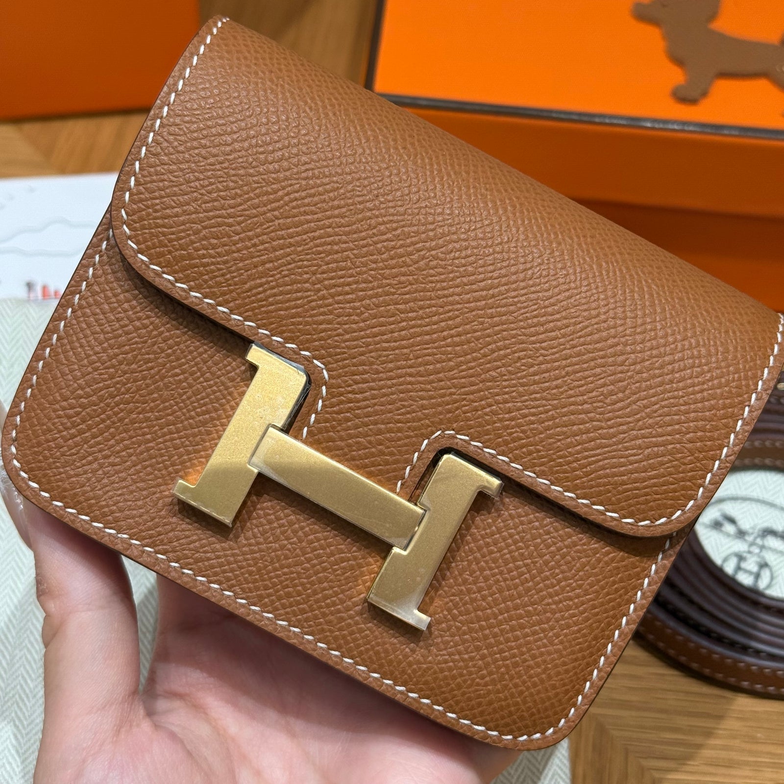 에르메스 콘스탄스 슬림 지갑 앱송