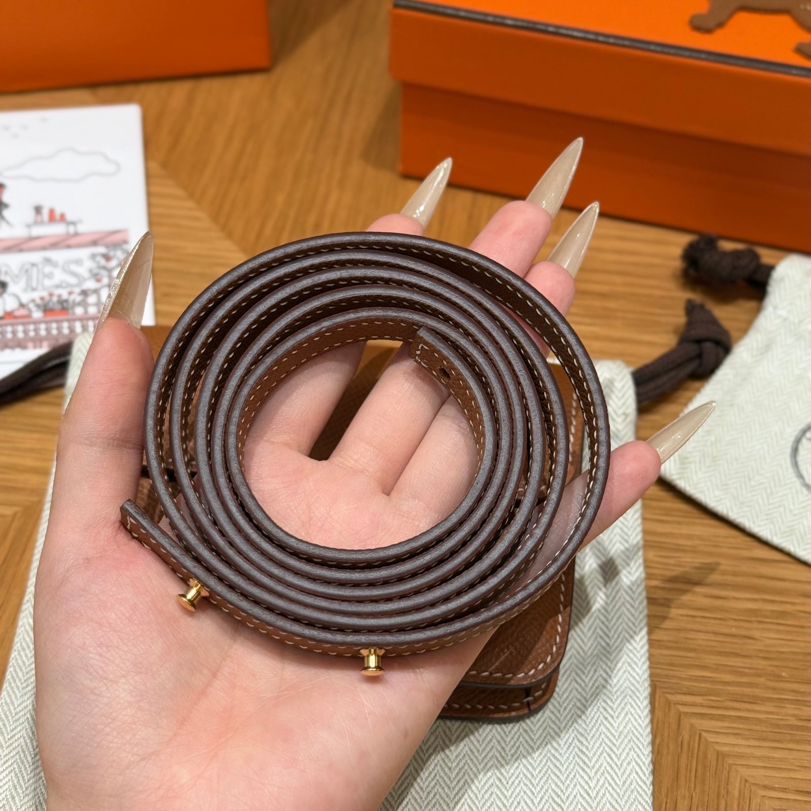 에르메스 콘스탄스 슬림 지갑 앱송