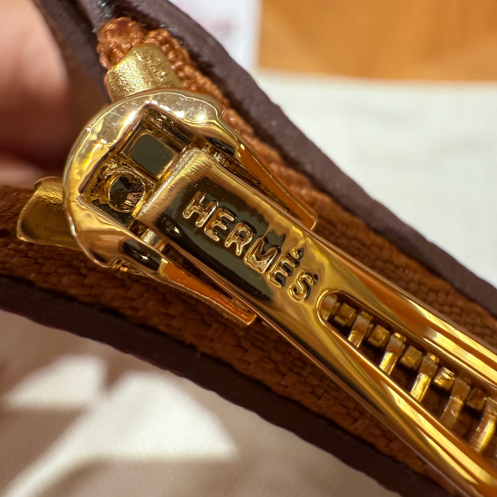 에르메스 콘스탄스 슬림 지갑 앱송