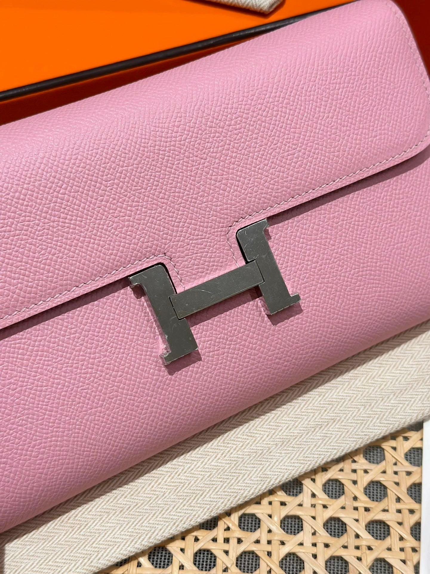 에르메스 콘스탄스 투고 앱송