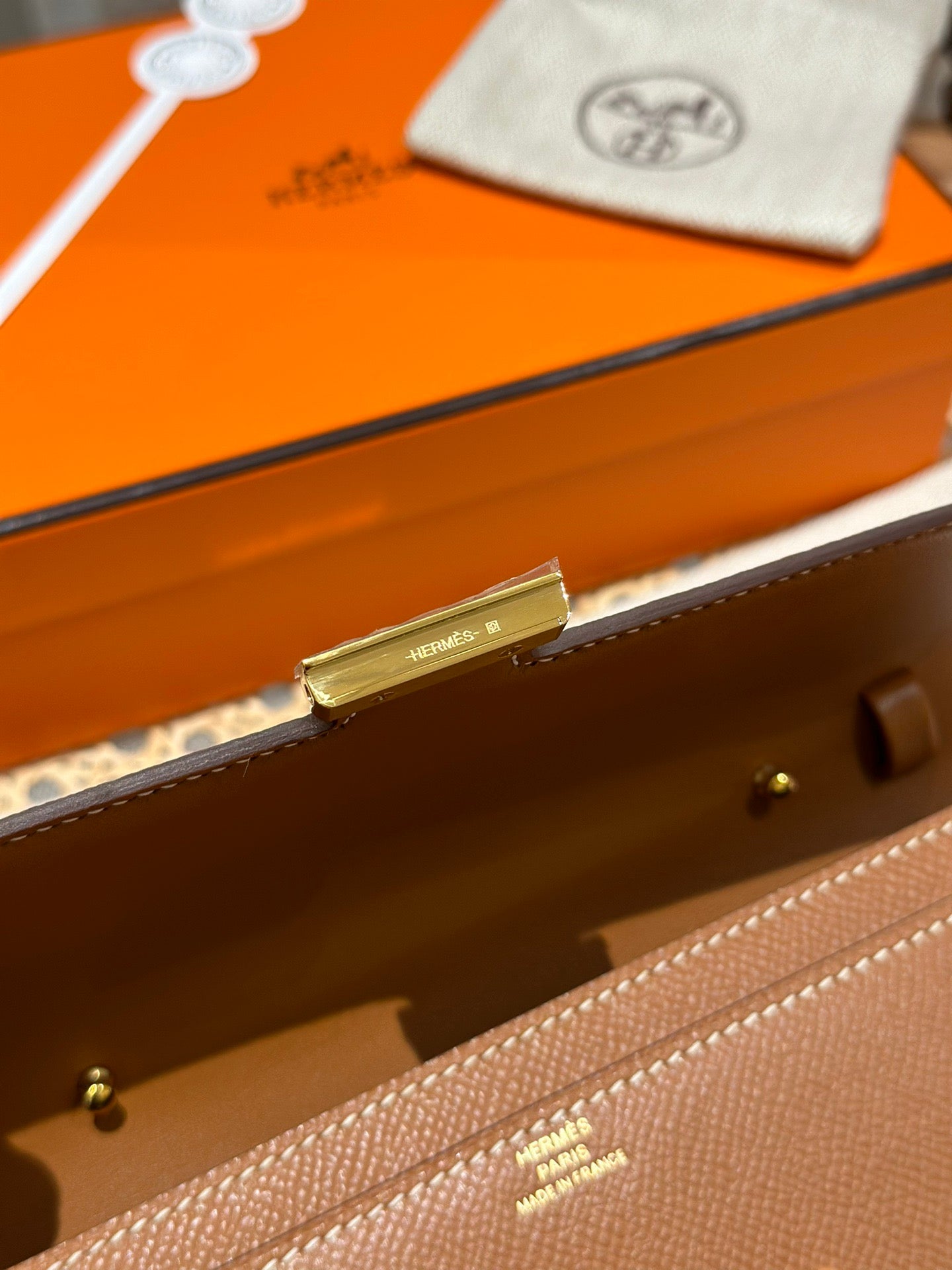 에르메스 콘스탄스 투고 앱송