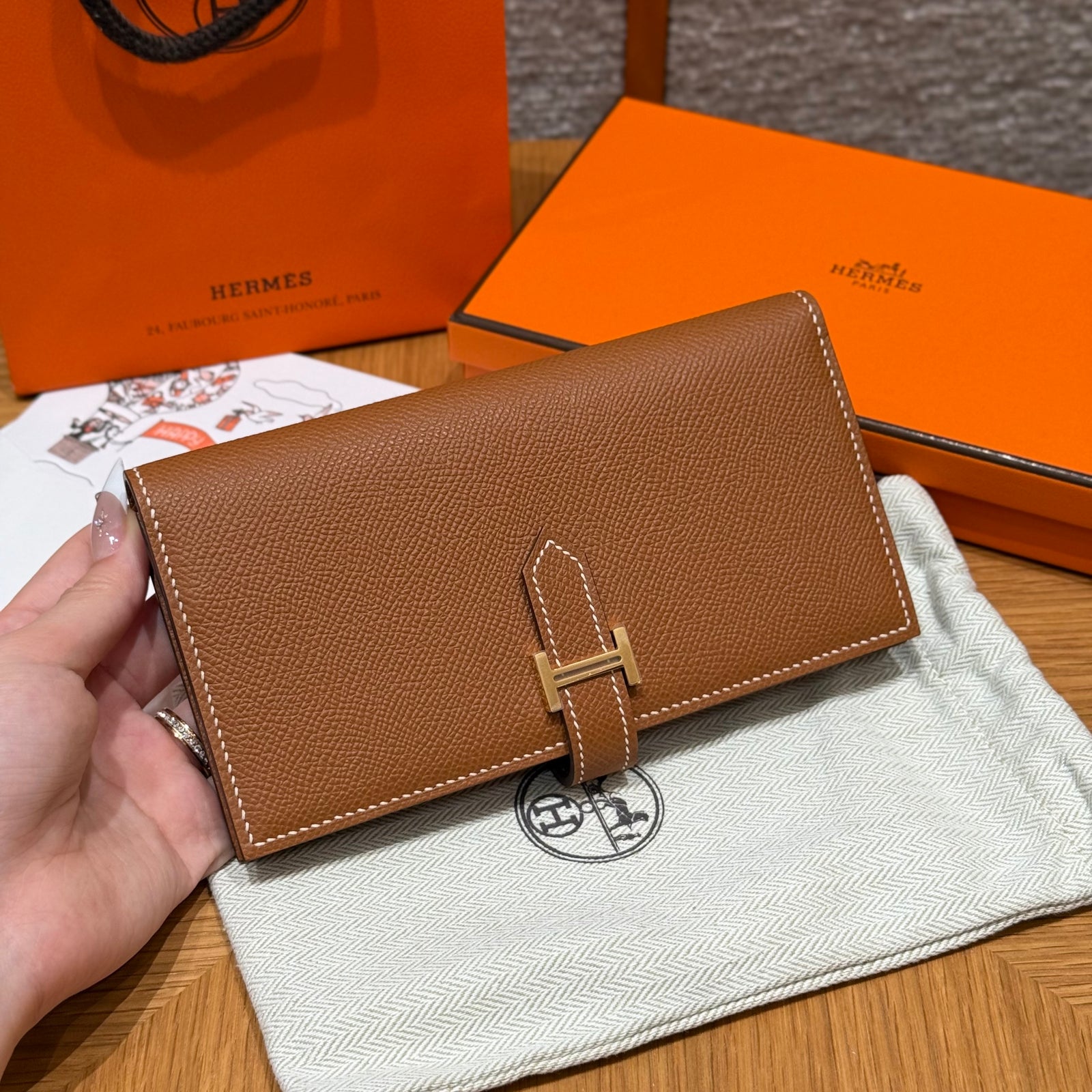 에르메스 베안 장지갑 앱송 (골드)