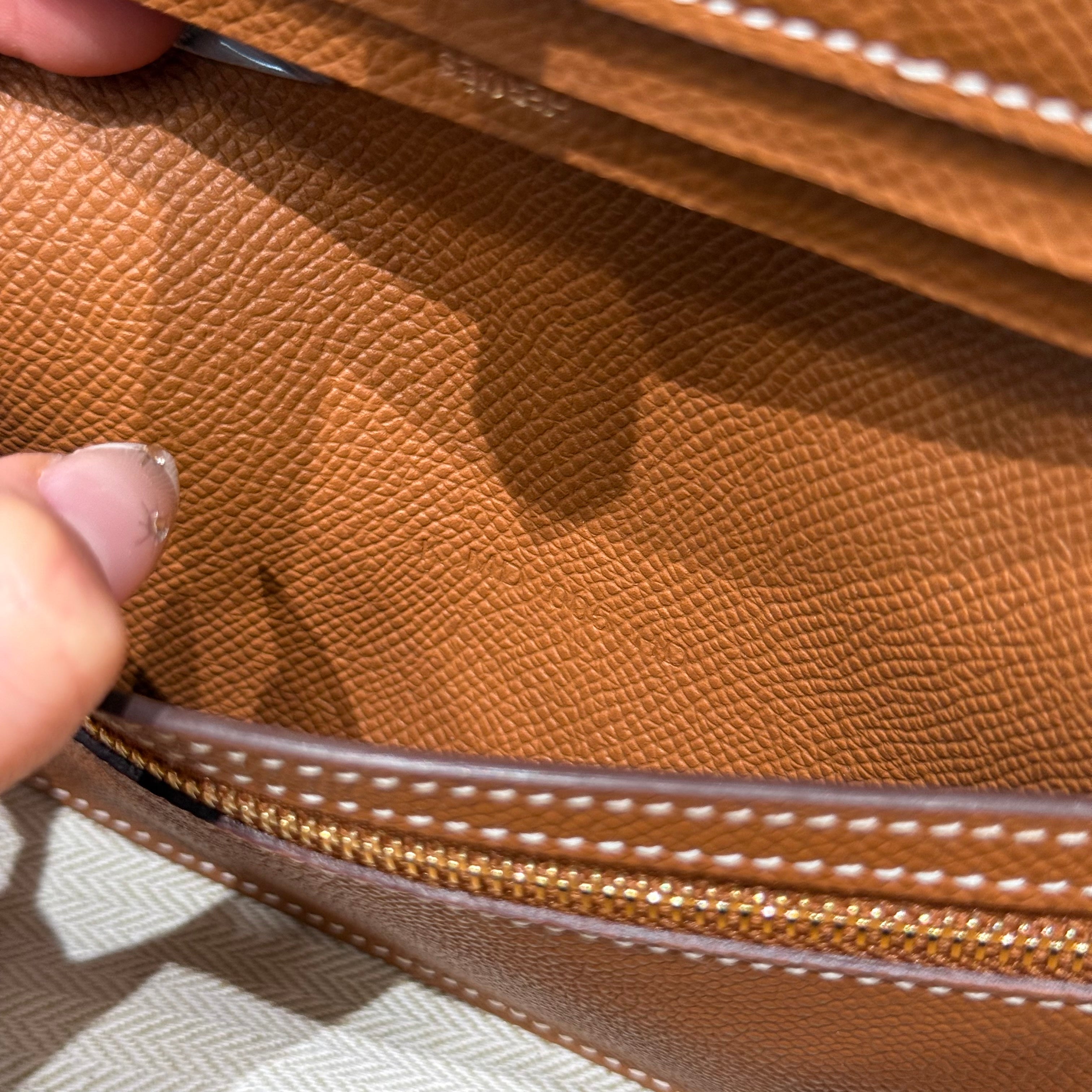 에르메스 베안 장지갑 앱송 (골드)