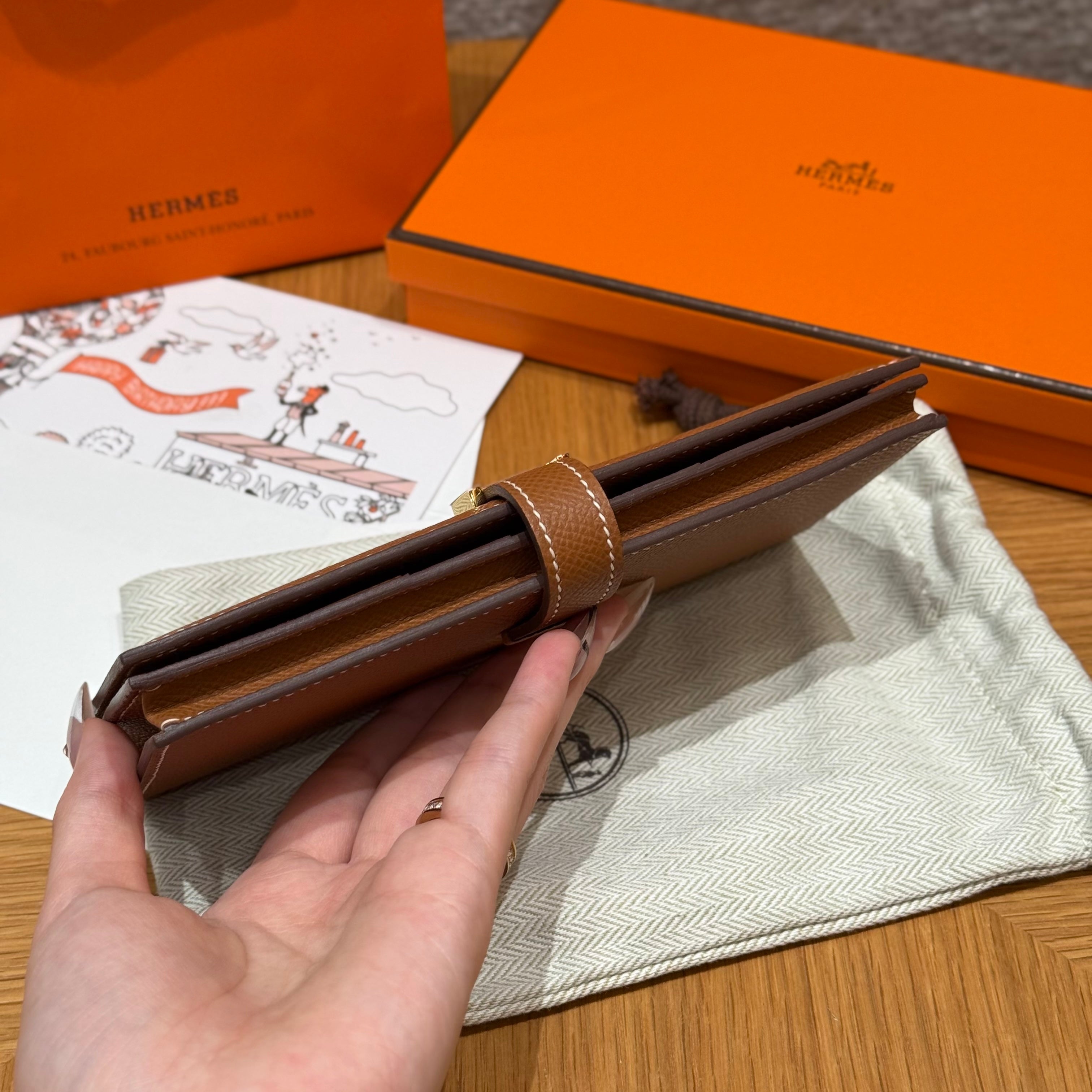 에르메스 베안 장지갑 앱송 (골드)