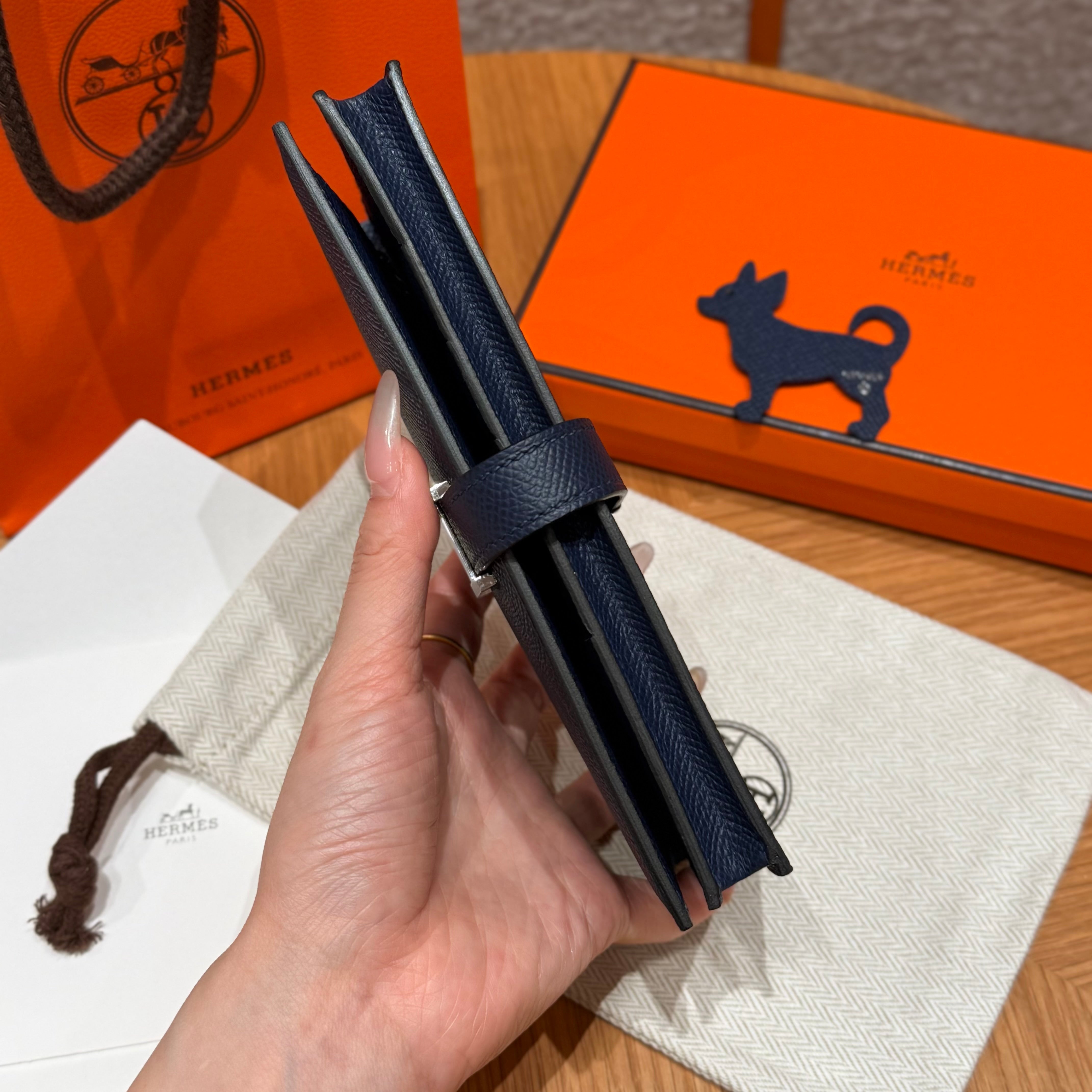 에르메스 베안 장지갑 앱송 (블루늬)