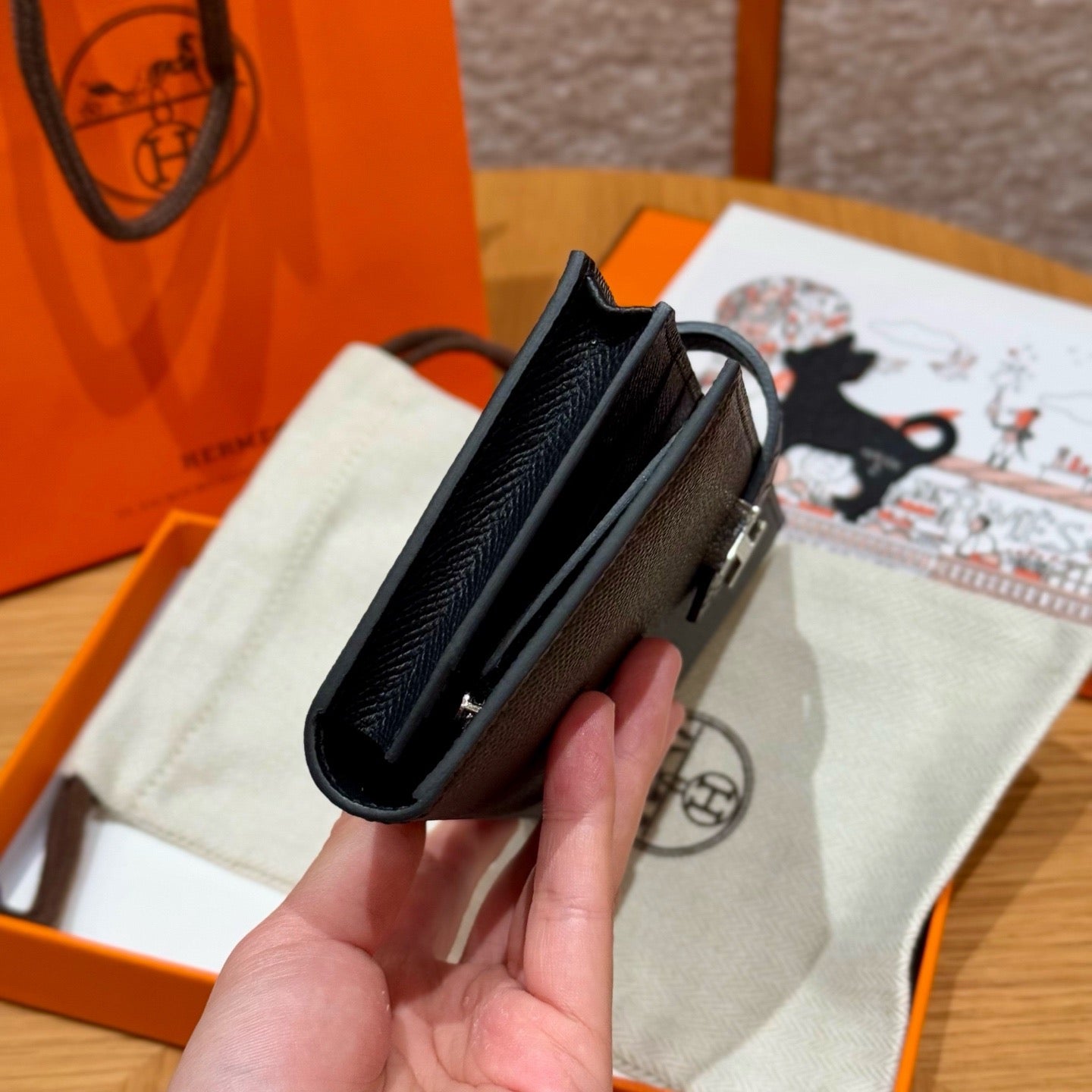 에르메스 베안 장지갑 터치