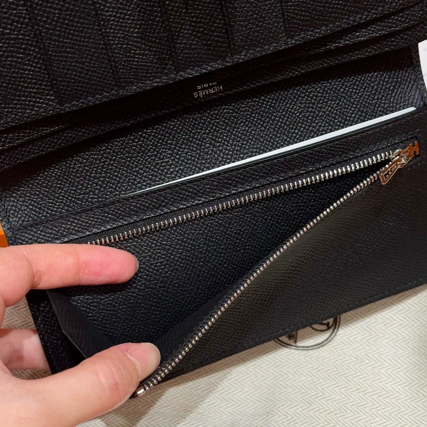 에르메스 베안 장지갑 터치