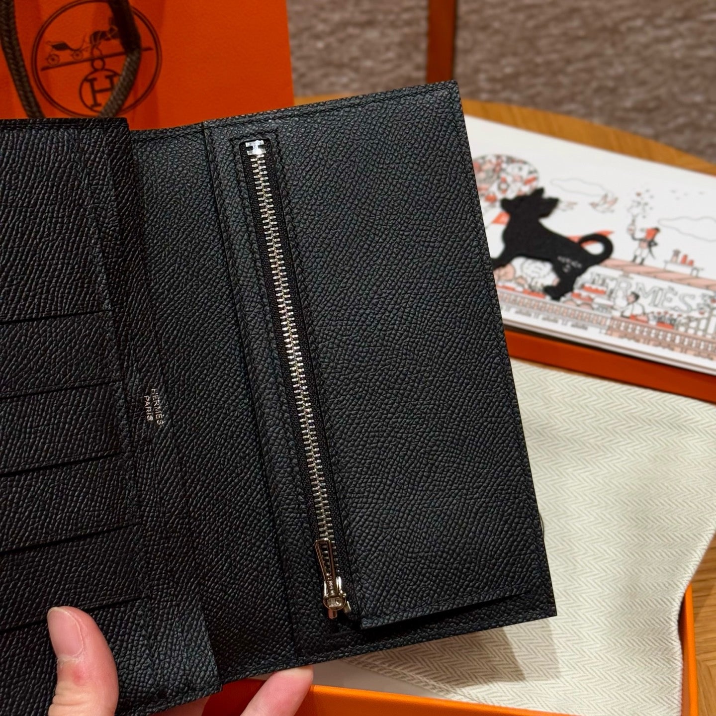 에르메스 베안 장지갑 터치