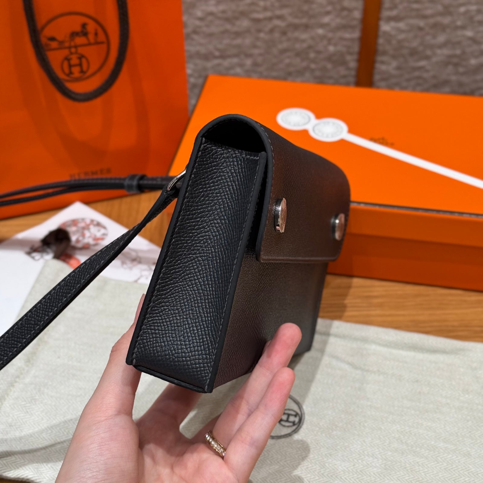 에르메스 H 스냅 장지갑 앱송