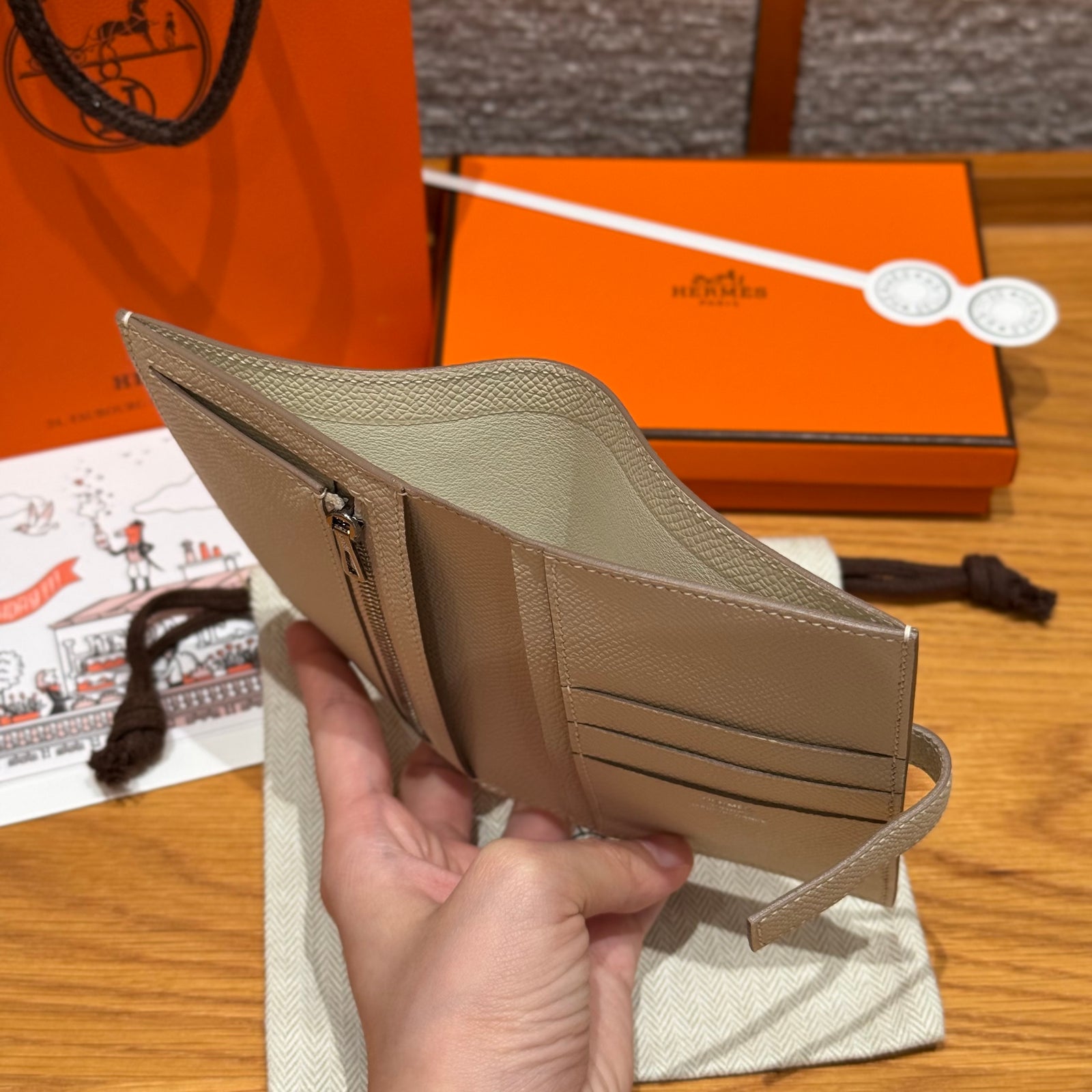 에르메스 H 파상트 반지갑 앱송