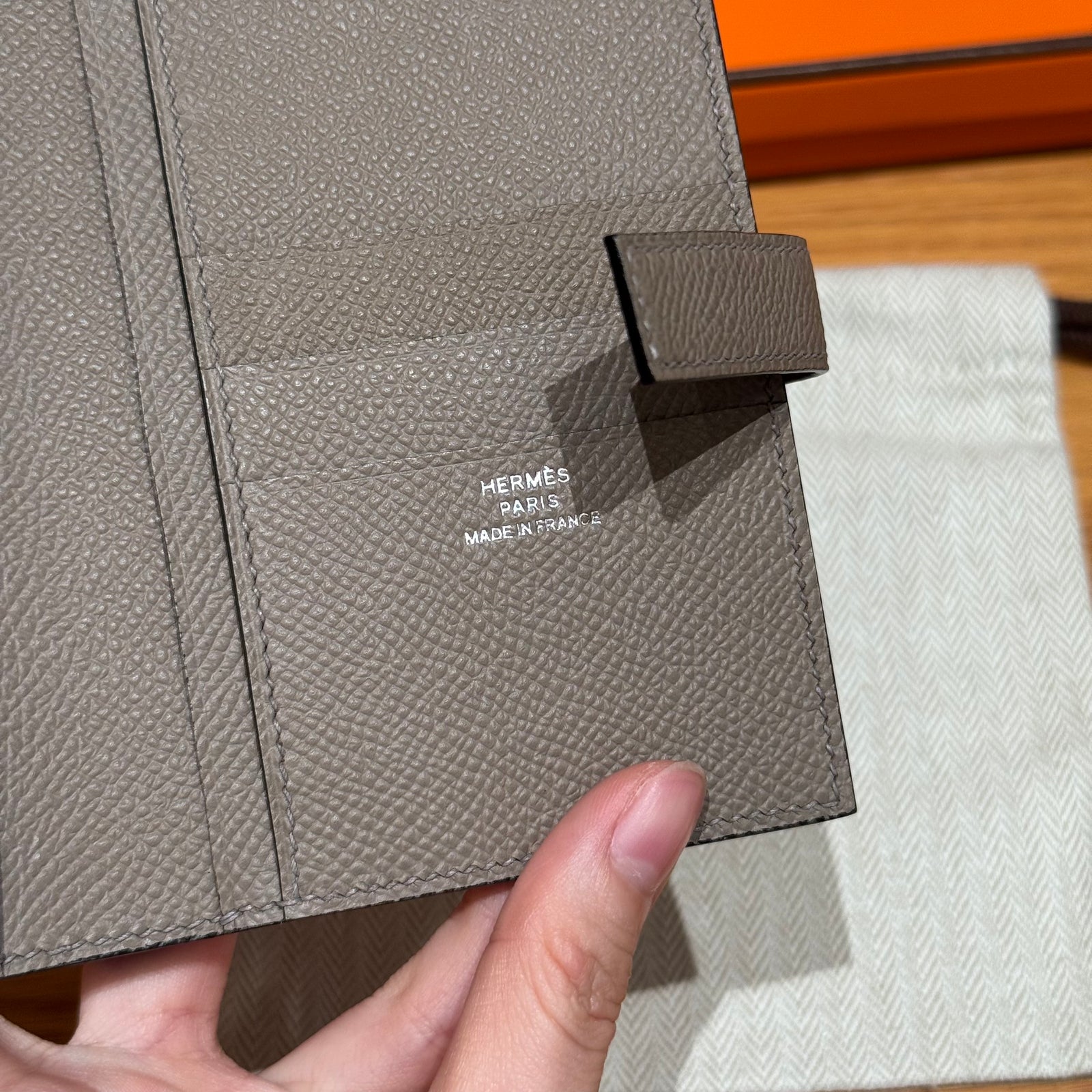 에르메스 H 파상트 반지갑 앱송