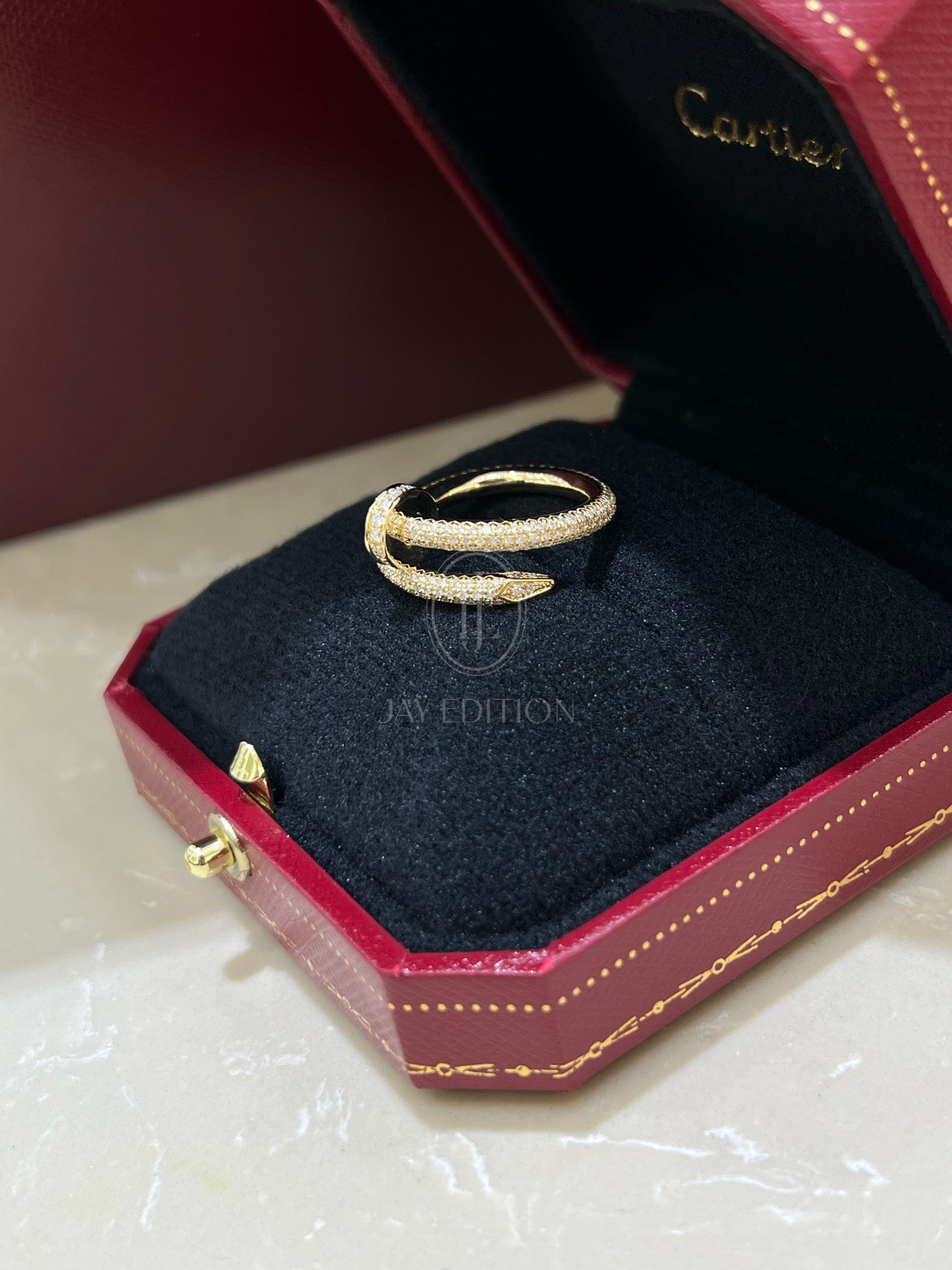 까르띠에 앵끌루 링 클래식 (18K)