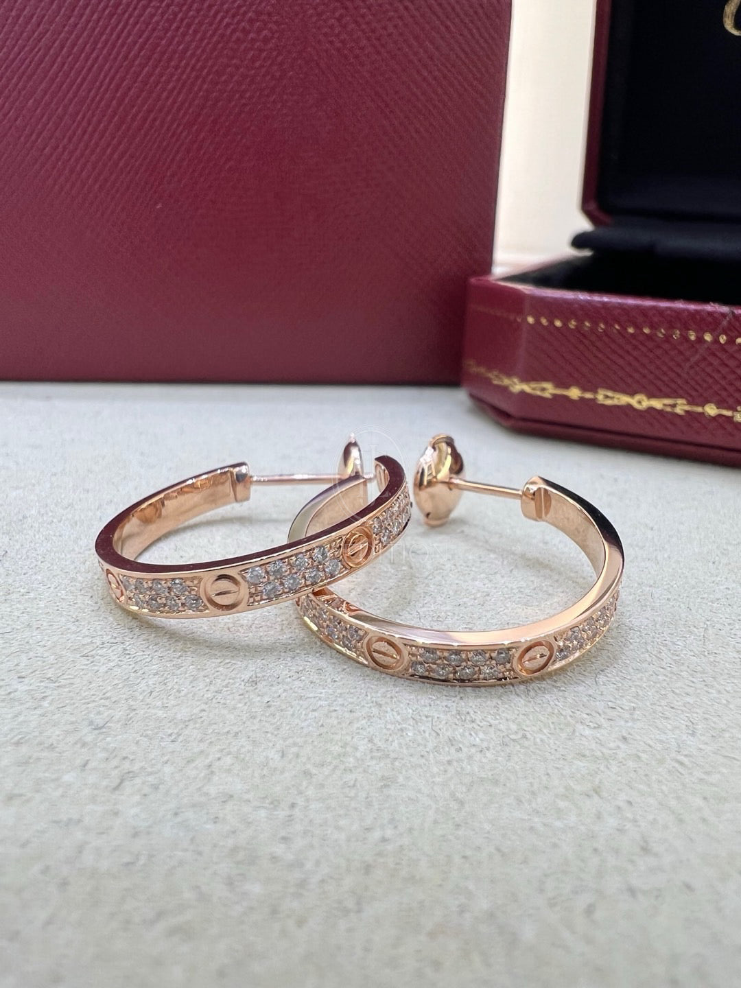 까르띠에 LOVE 후프 이어링 (18K)