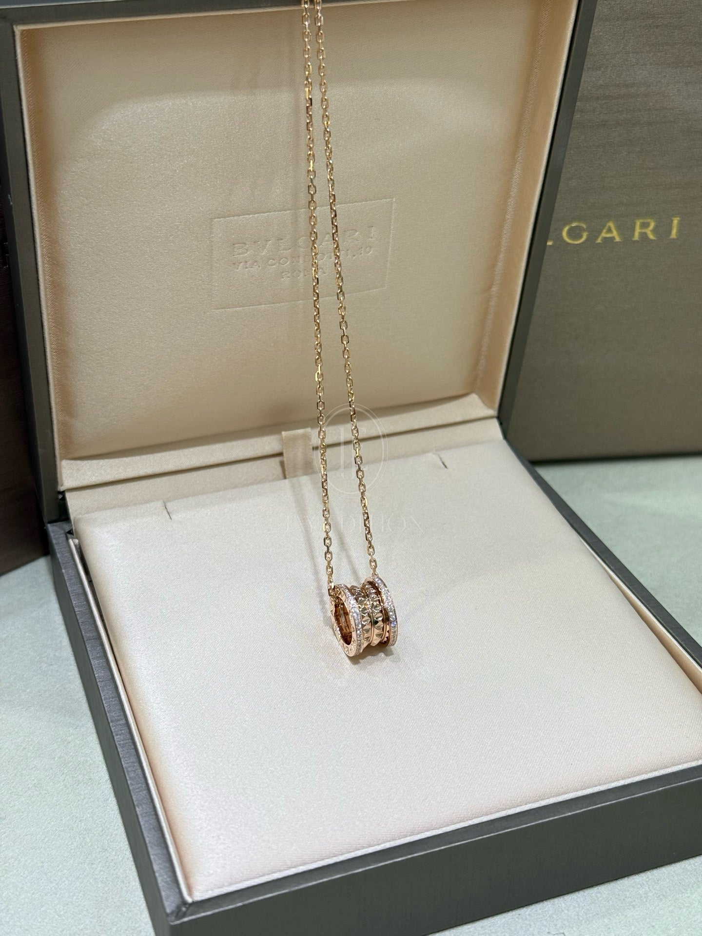 불가리 비제로원 락 가장 파베 네크리스 (18K)
