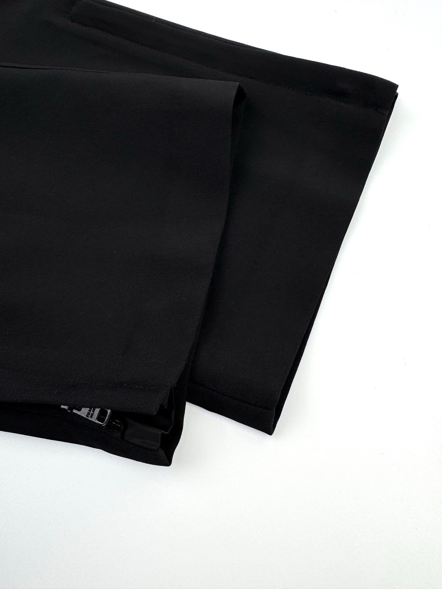 프라다 스트레치 테크니컬 패브릭 팬츠