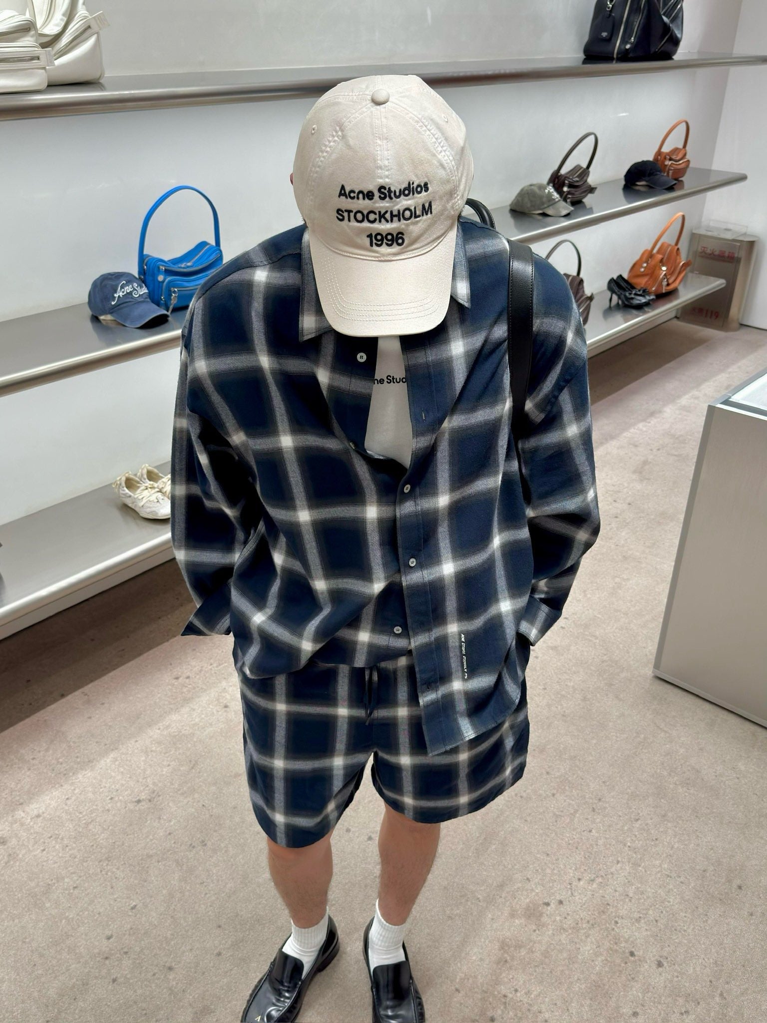 아크네 스튜디오 네이비 버튼업 셔츠