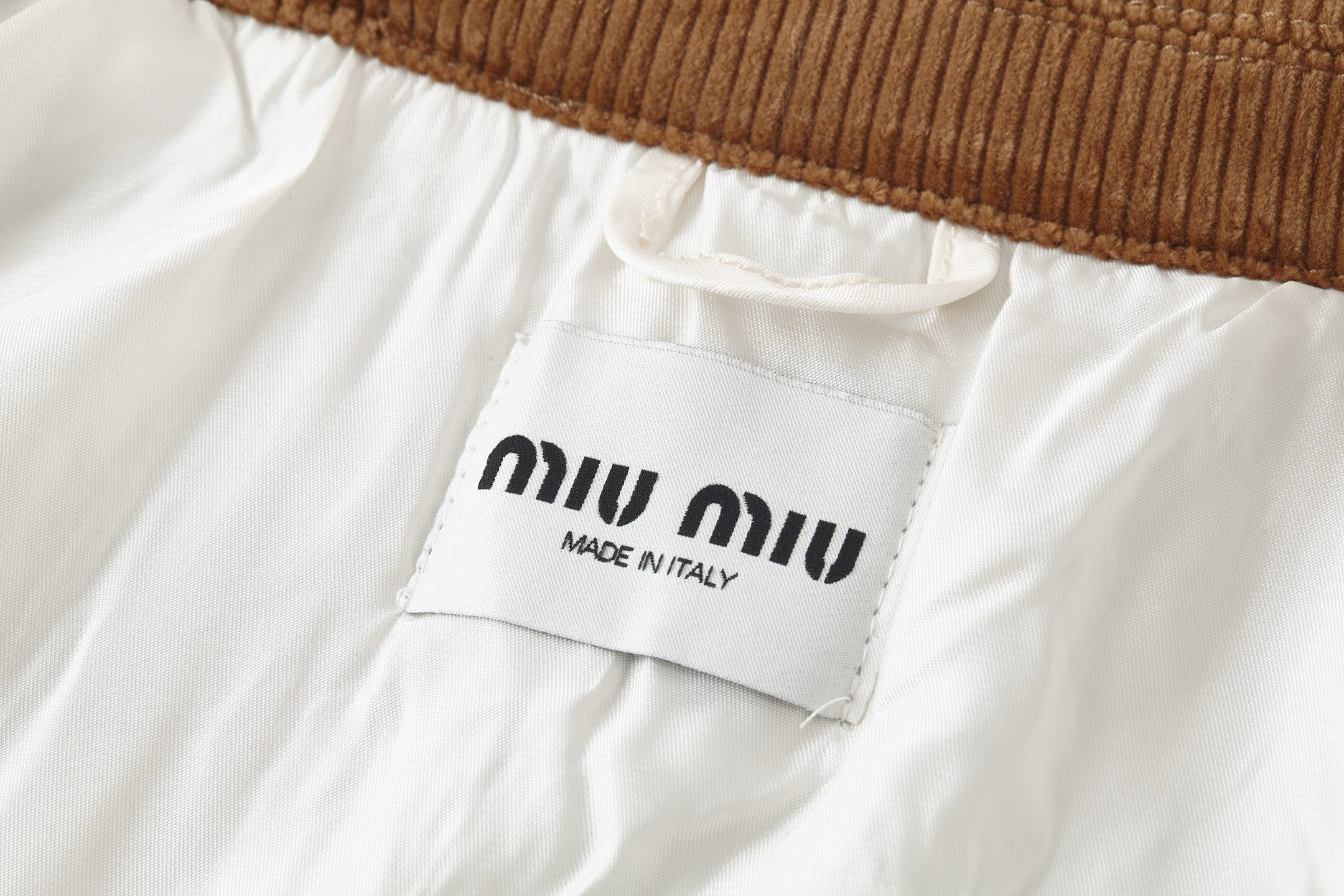 미우미우 데님 자켓 벨벳 칼라 사파이어 블루