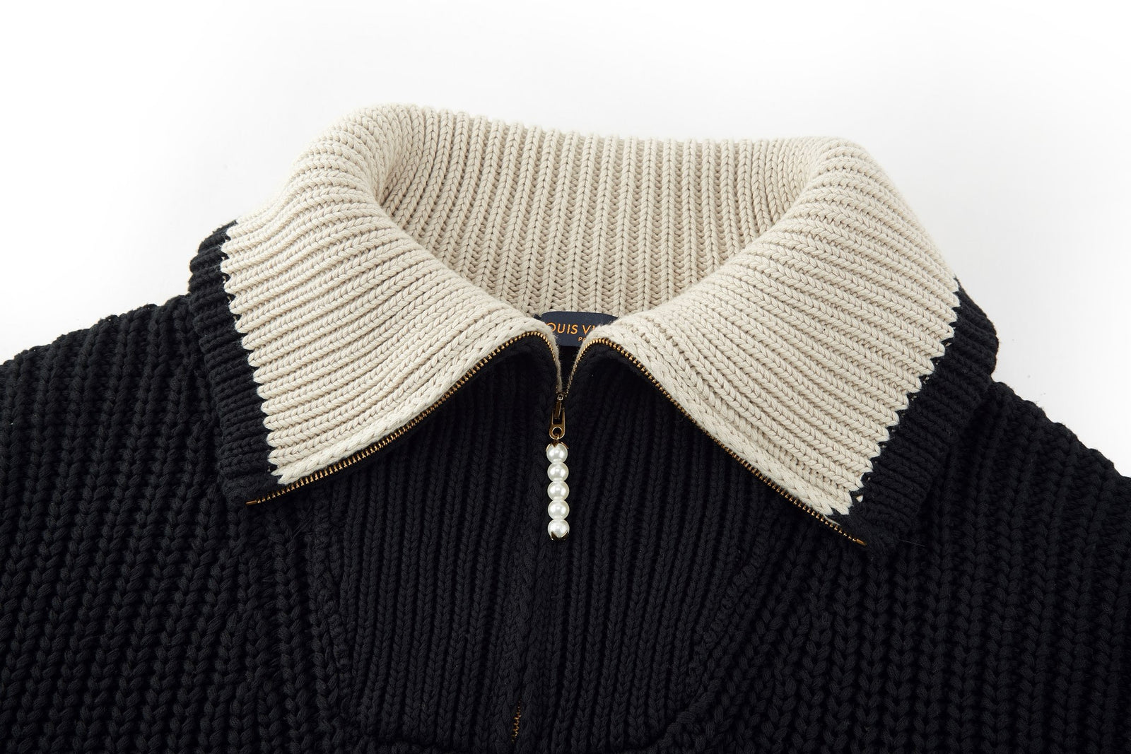 루이비통 청키 니트 울 블렌드 하프 지퍼 스웨터