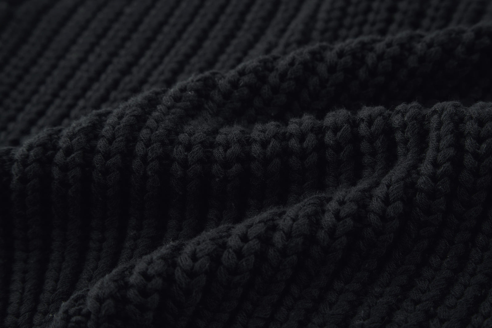 루이비통 청키 니트 울 블렌드 하프 지퍼 스웨터