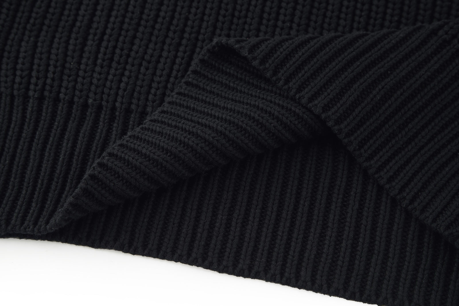 루이비통 청키 니트 울 블렌드 하프 지퍼 스웨터