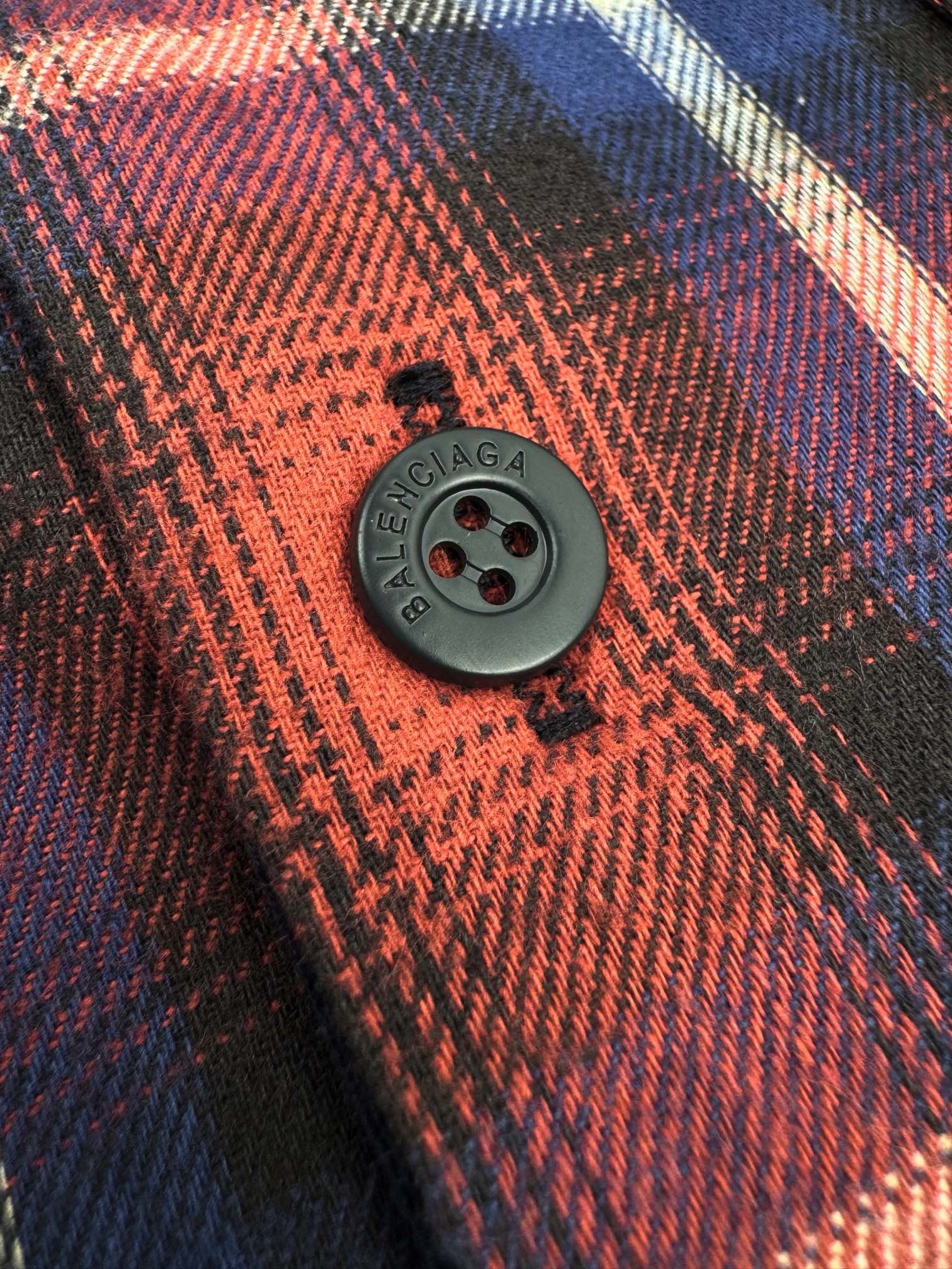 발렌시아가 셔츠