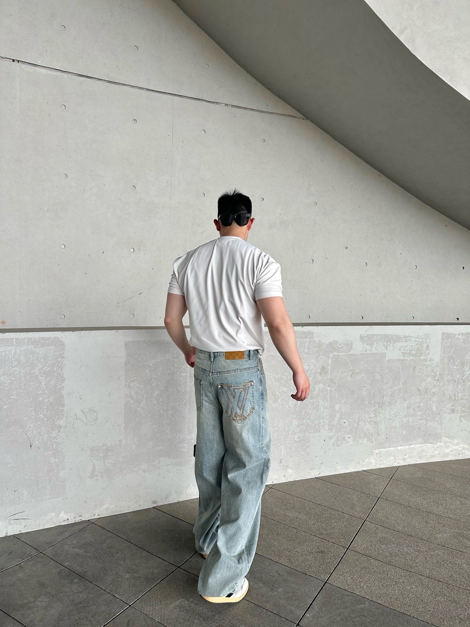 루이비통 와이드 레그 핏 데님 청바지