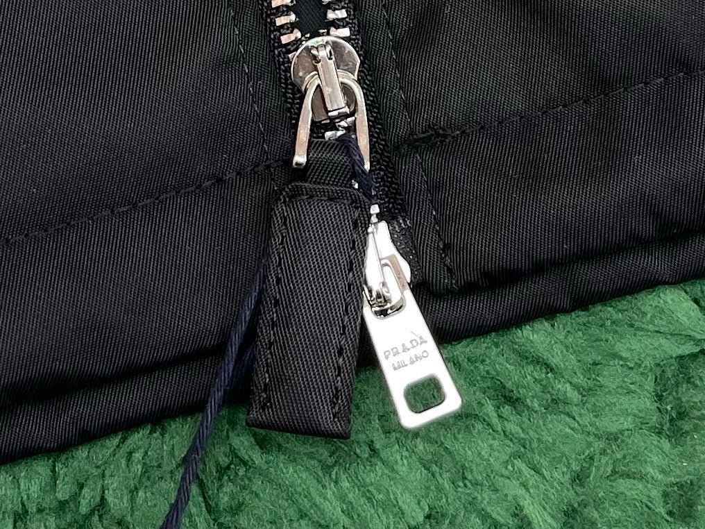 프라다 리나일론 후드 블루종 자켓