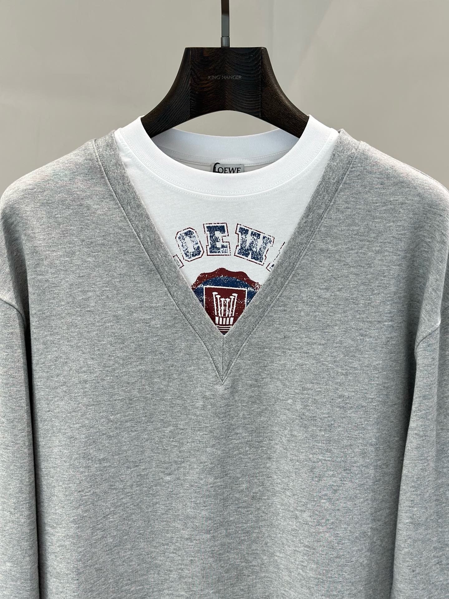 로에베 스웻셔츠