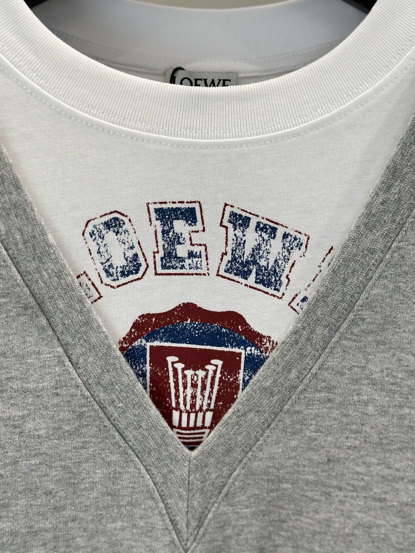 로에베 스웻셔츠