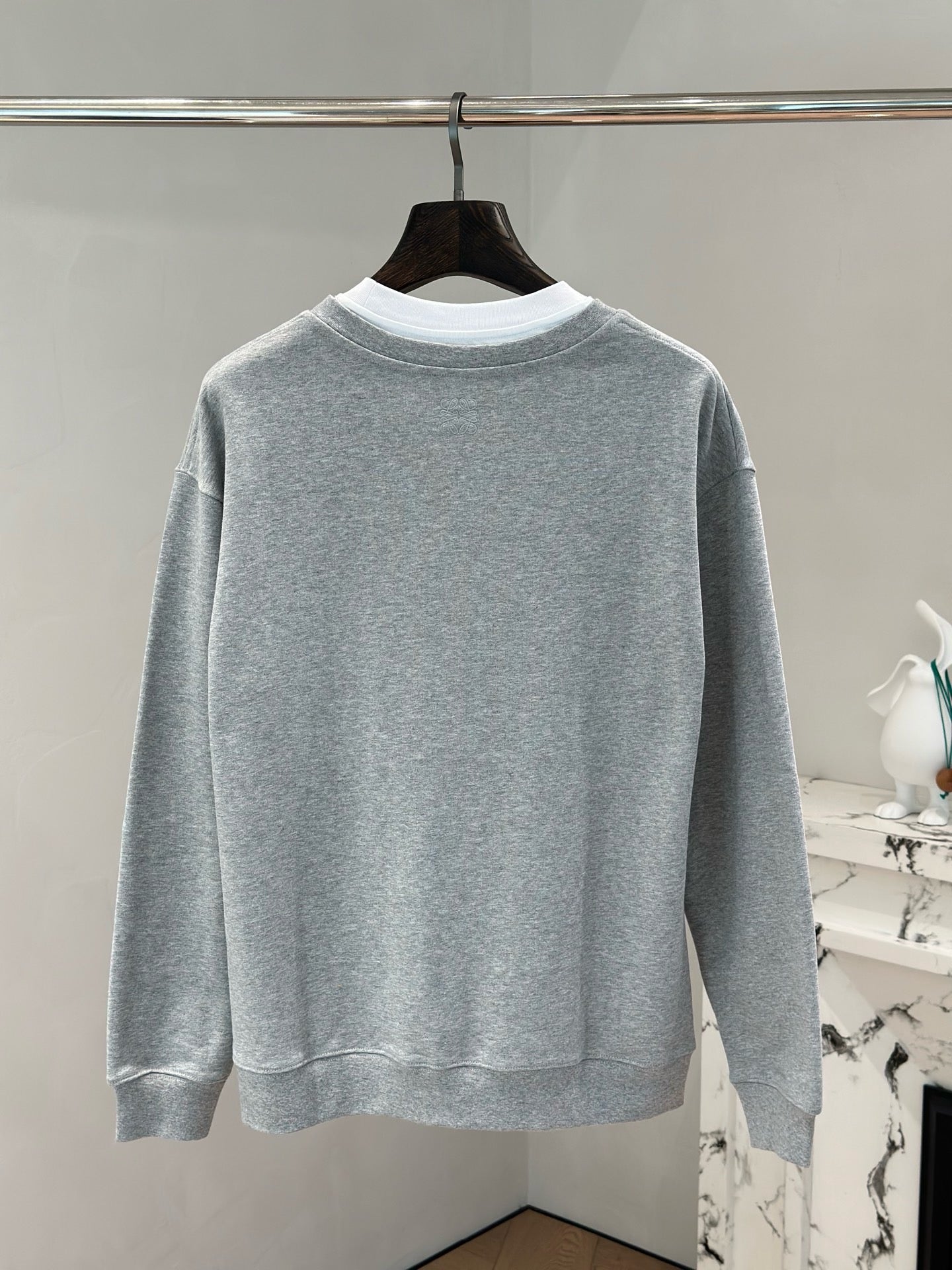 로에베 스웻셔츠