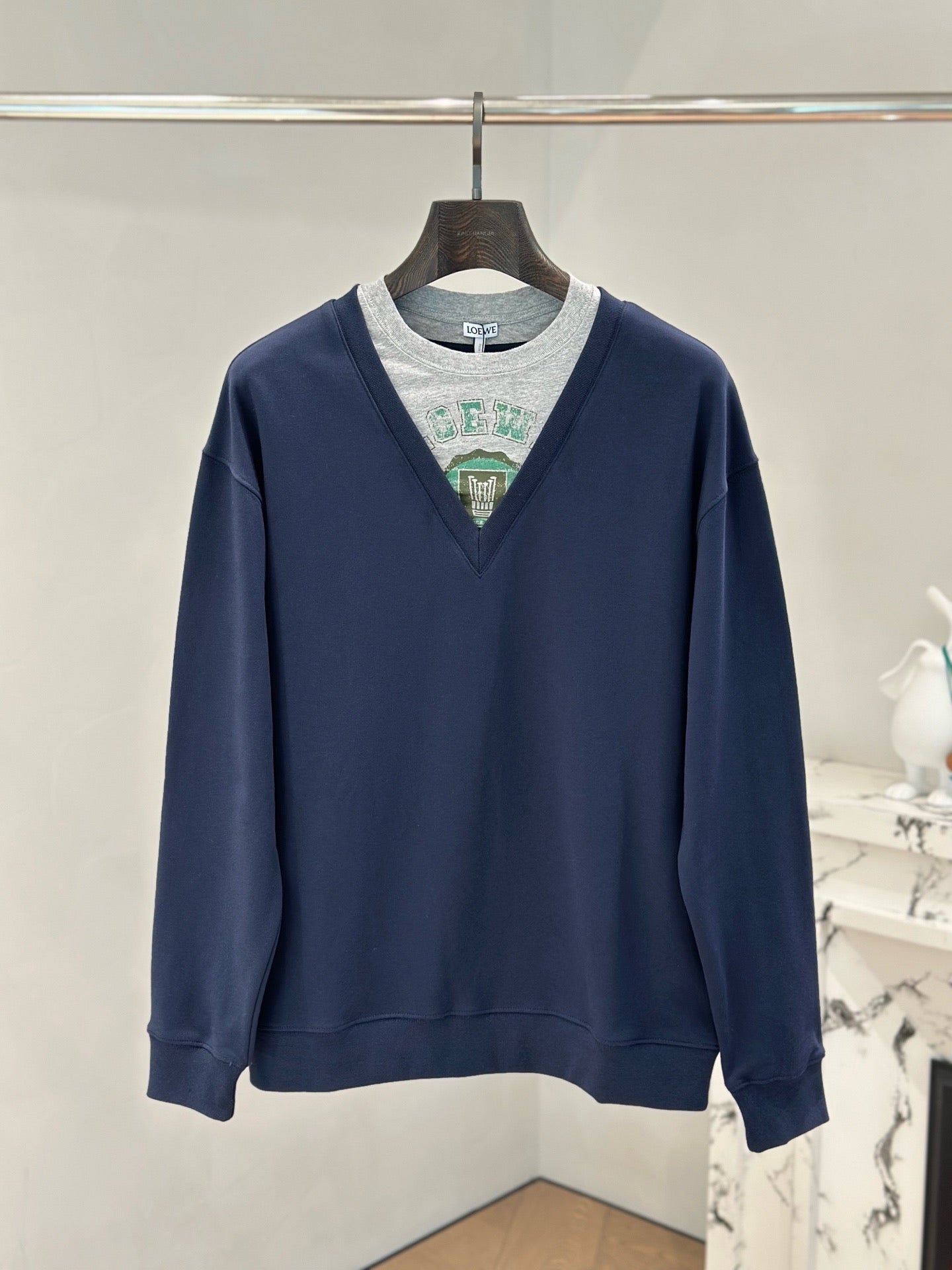 로에베 스웻셔츠