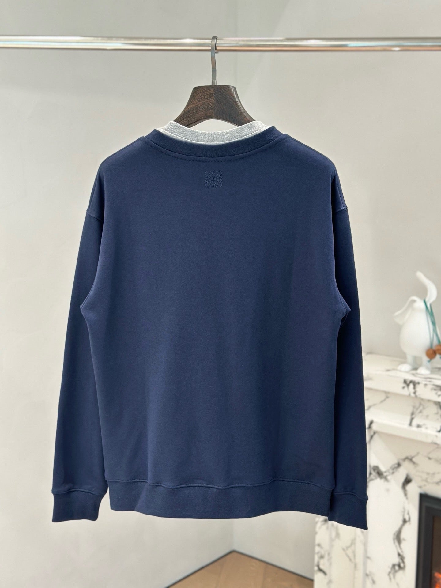 로에베 스웻셔츠