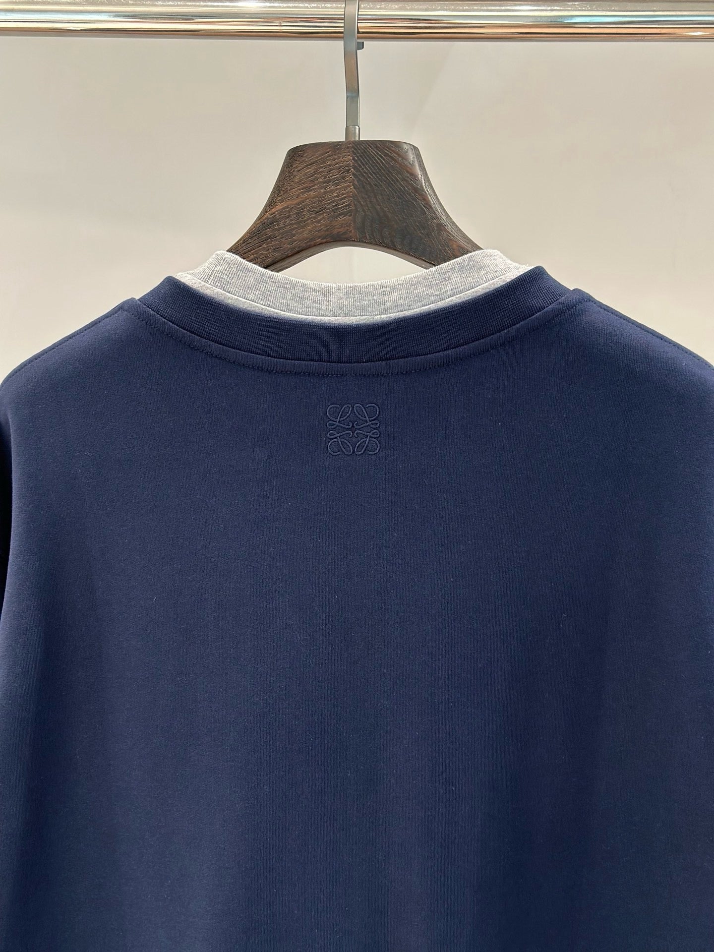 로에베 스웻셔츠